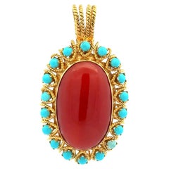 Ciondolo ovale da 10 carati in corallo rosso e turchese in oro del 1960