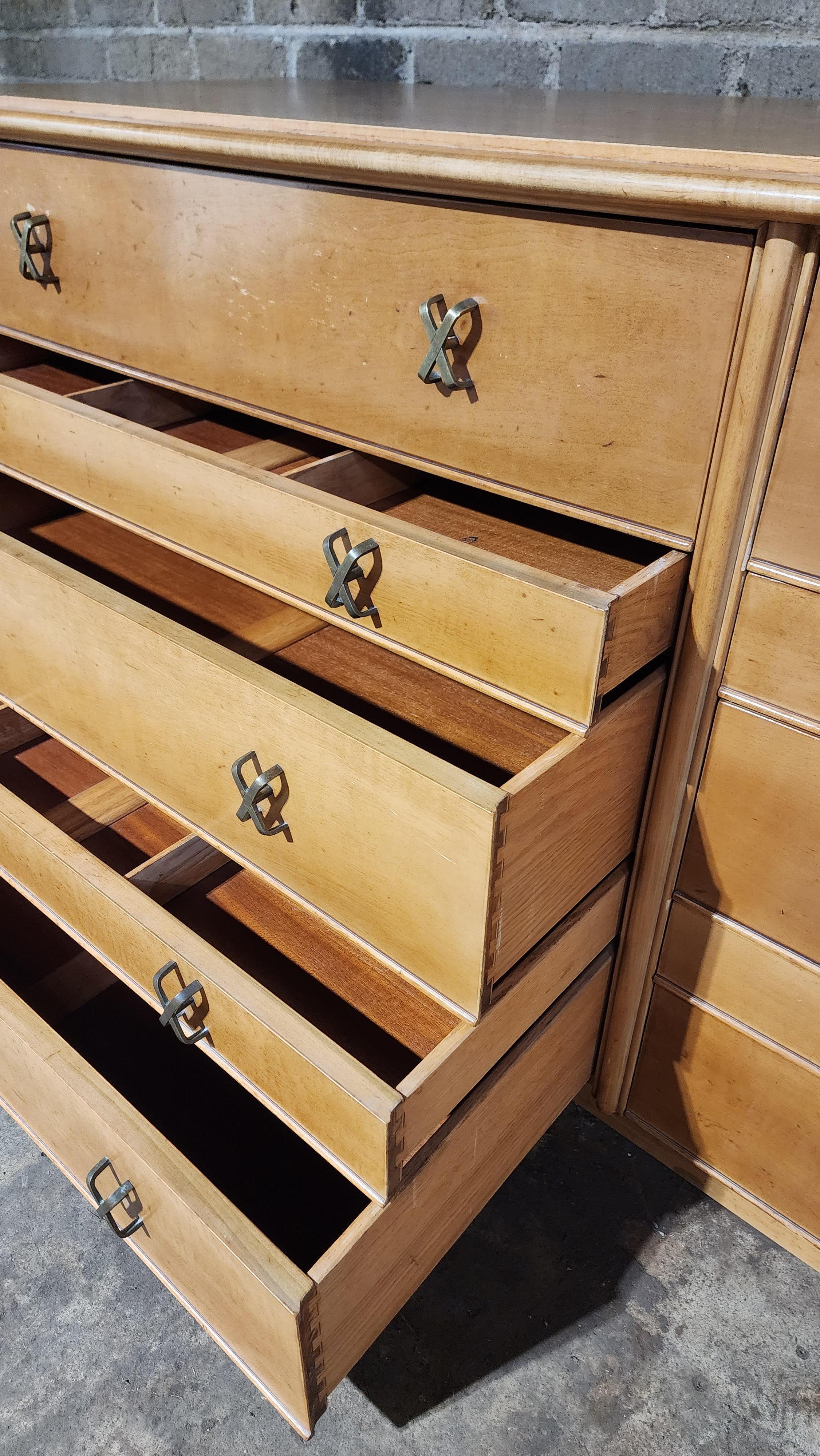 Metà XX secolo Comò a 10 cassetti vintage di Paul Frankl per Johnson Furniture in vendita