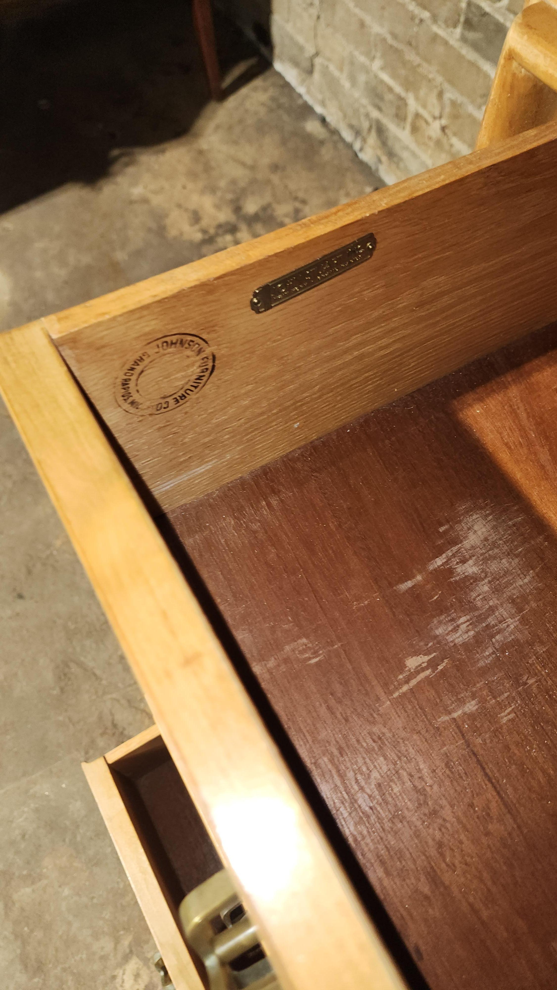 Ottone Comò a 10 cassetti vintage di Paul Frankl per Johnson Furniture in vendita