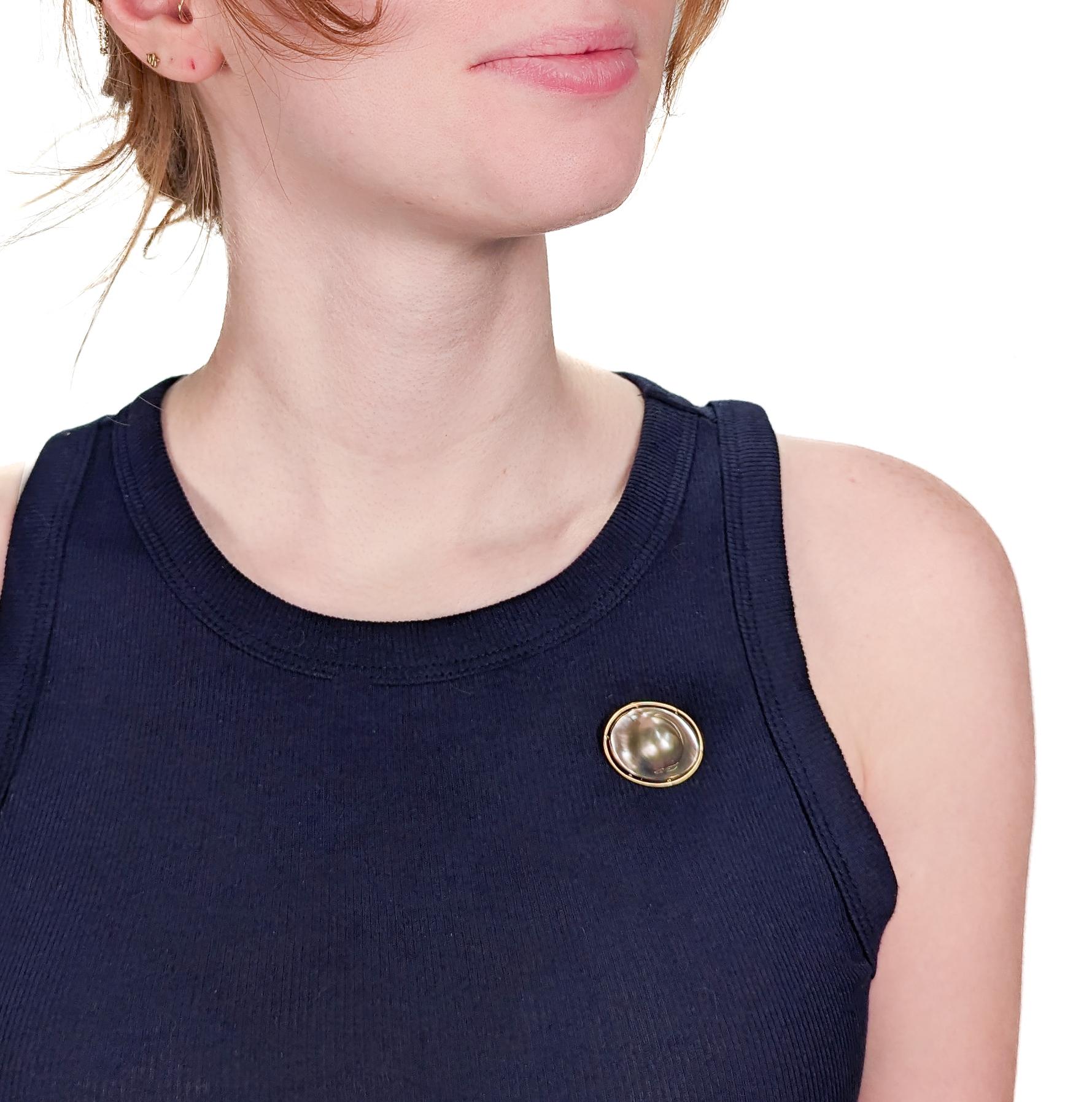 Retro Vintage 10 Karat Gold & Blister Pearl Brooch For Sale