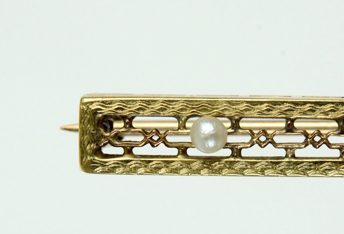 Vintage 10 Karat Yellow Gold, Diamond and Seed Pearl Bar Pin or Brooch In Good Condition In valatie, NY