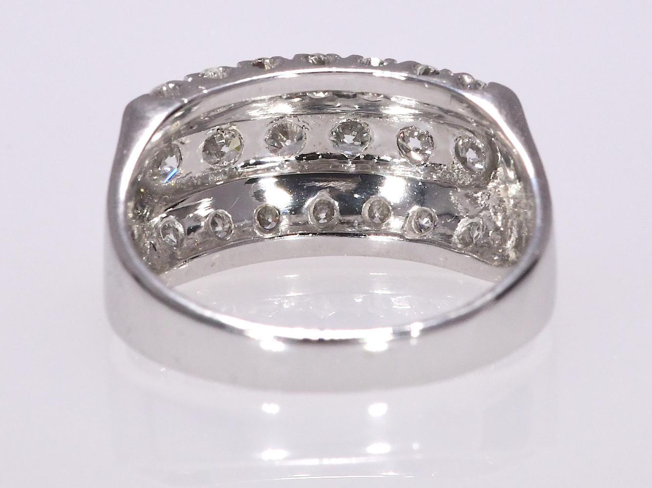Vintage 1.0 Carat Natural Diamond Triple-Row Ring Set in Platinum 7.60 Gram im Zustand „Hervorragend“ in Daytona Beach, FL