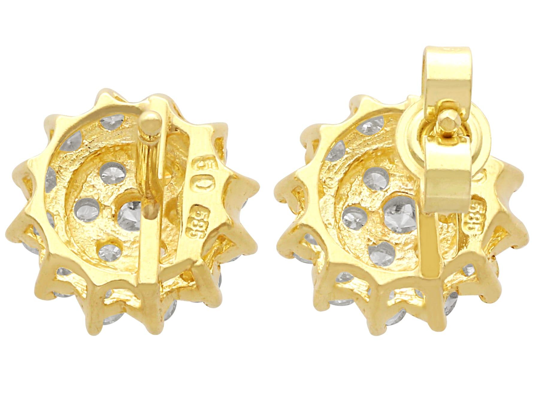 Vintage 1.00 Carat Diamond and 14k Yellow Gold Cluster Stud Earrings In Excellent Condition For Sale In Jesmond, Newcastle Upon Tyne