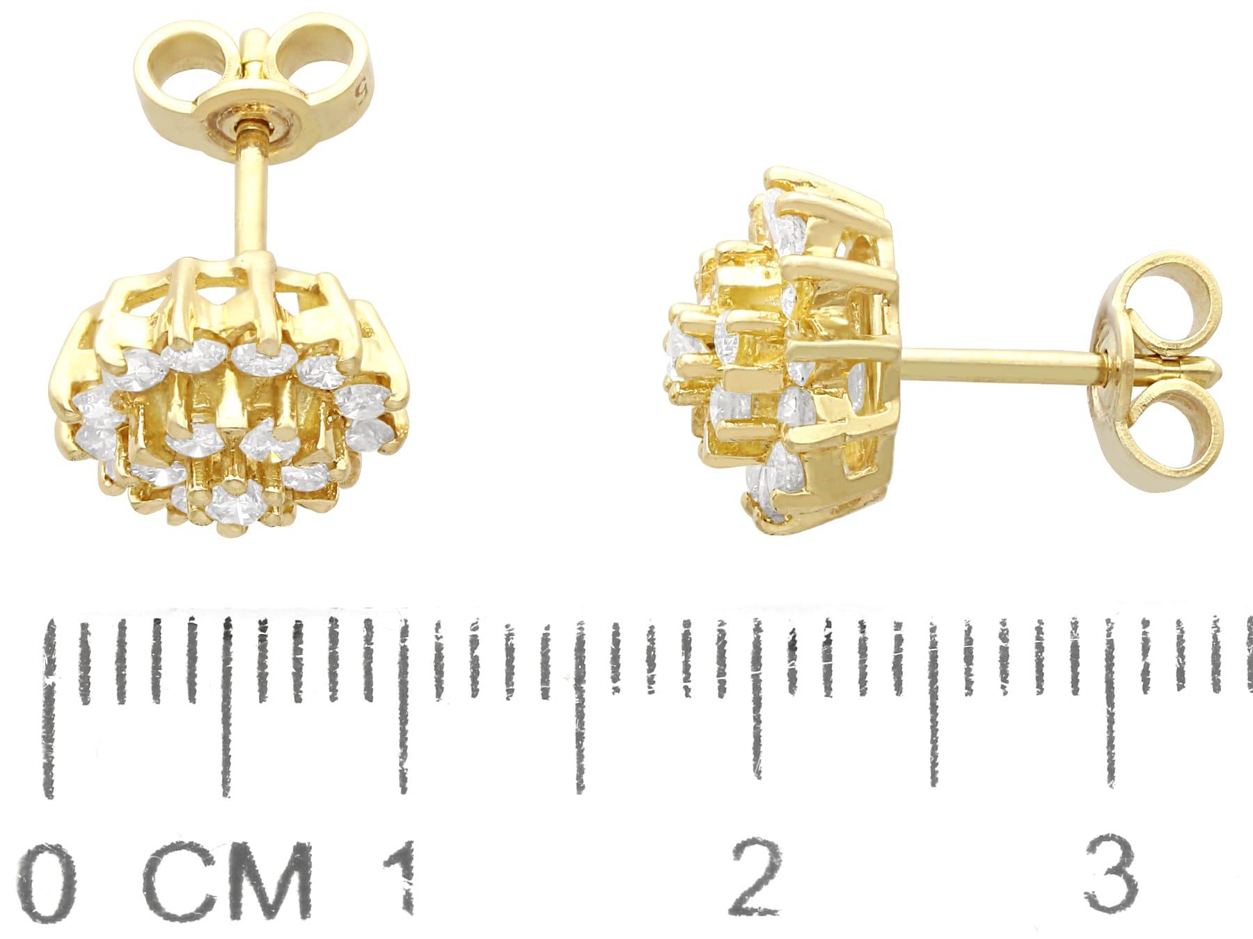 Femenino o masculino Pendientes vintage de diamantes de 1,00 quilates y racimo de oro amarillo de 14k en venta