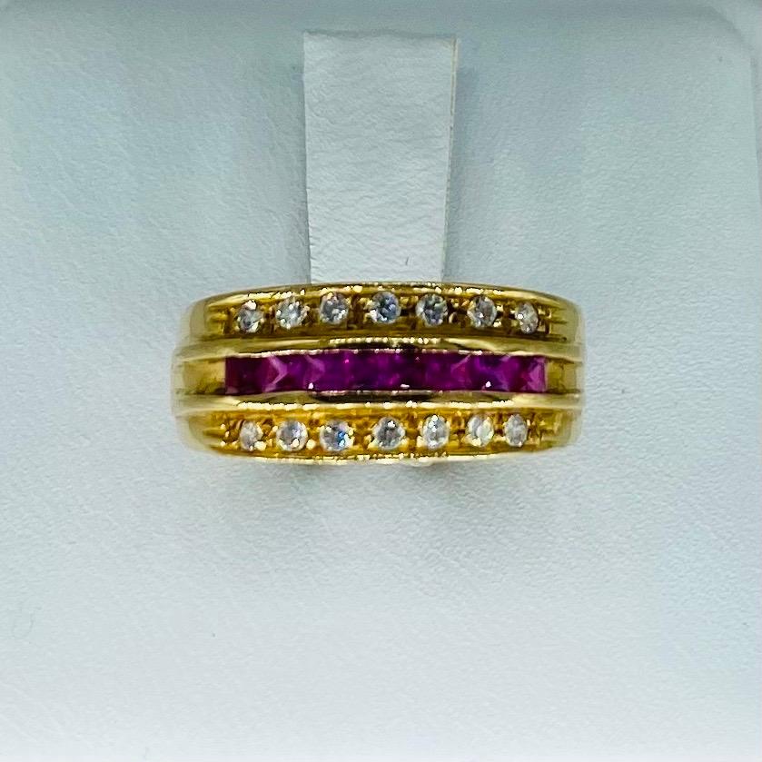 Round Cut Vintage 1.00 Carat Diamonds & Ruby Band Ring 18k Gold For Sale