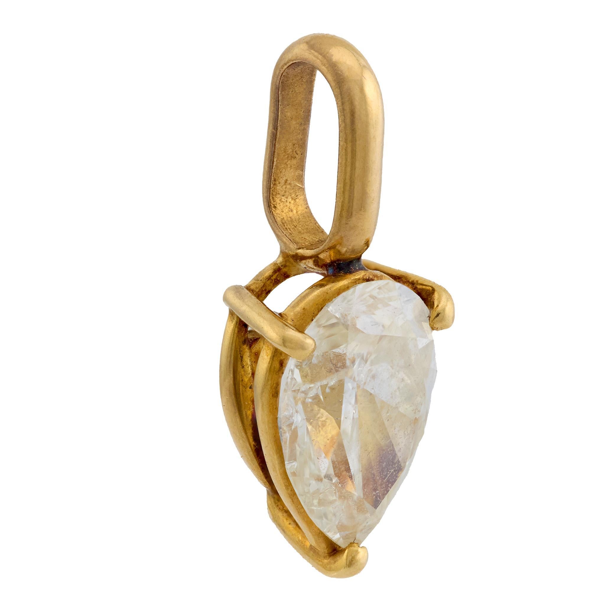 Modern Vintage 1.00 carat pear cut diamond 18k yellow gold pendant For Sale