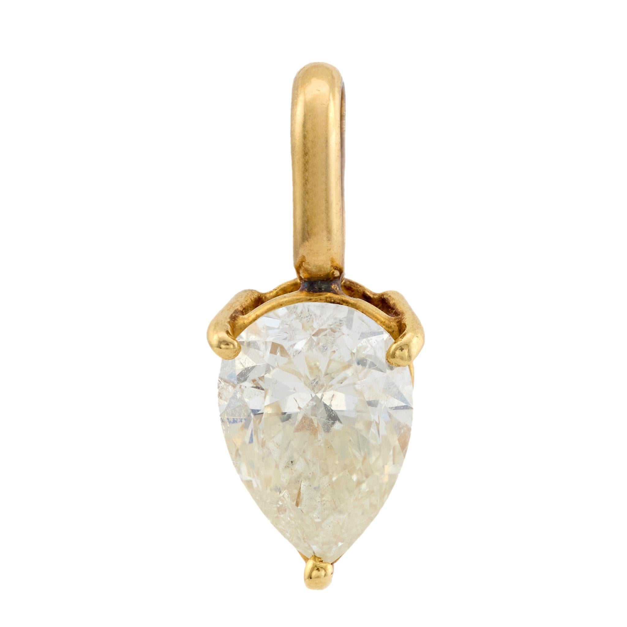 Vintage 1.00 carat pear cut diamond 18k yellow gold pendant For Sale