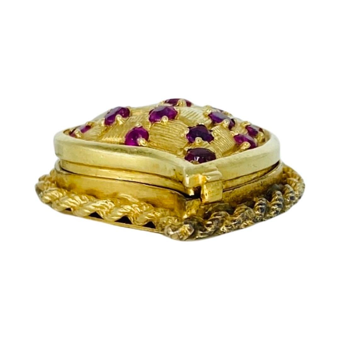 Pendentif médaillon vintage en or 14 carats avec cœur en rubis de 1,00 carat en vente 1