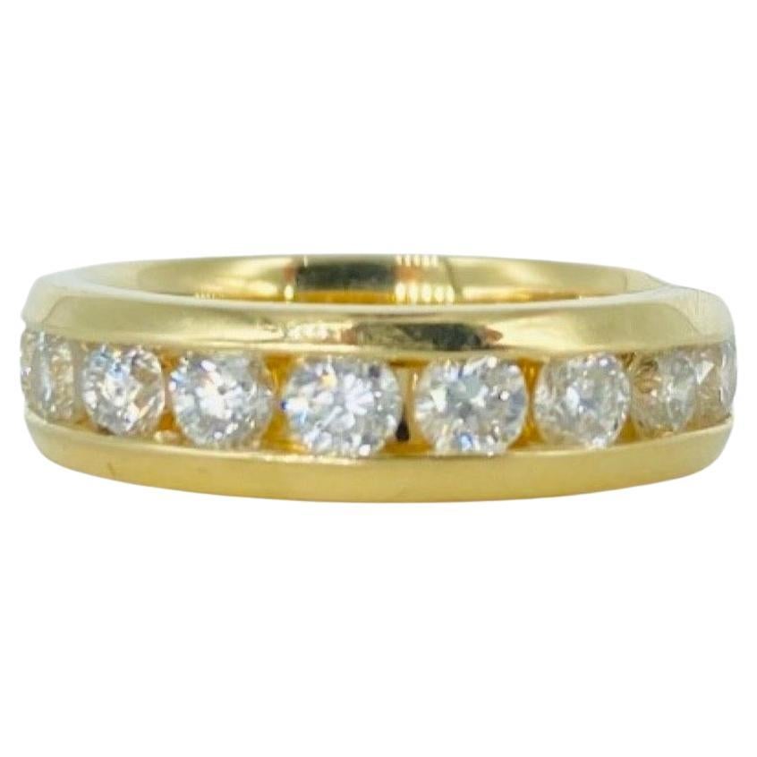 Vintage 1.00 Carat Total Weight Round Diamonds Elegant Half Eternity Ring 14k For Sale