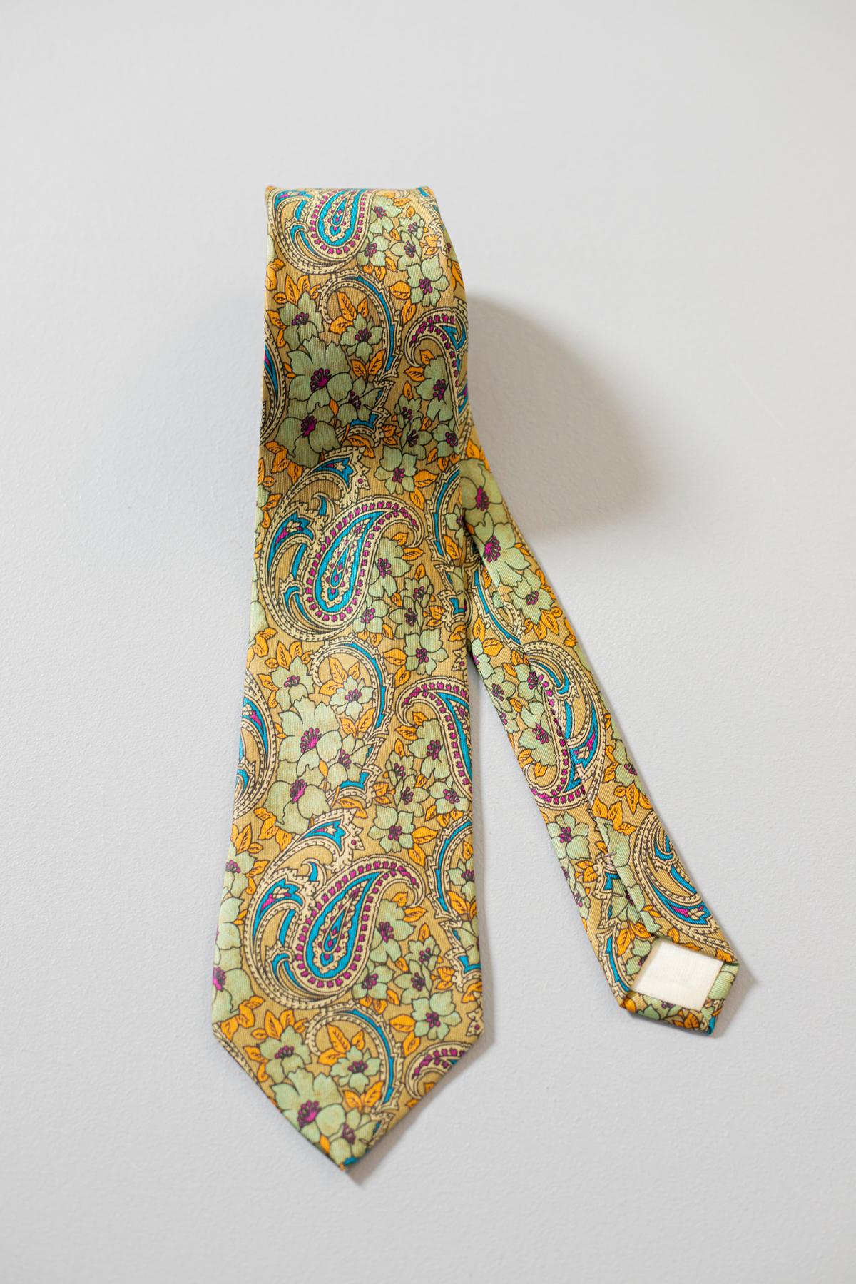 Brown Vintage 100% silk tie by James Dillon For Sale