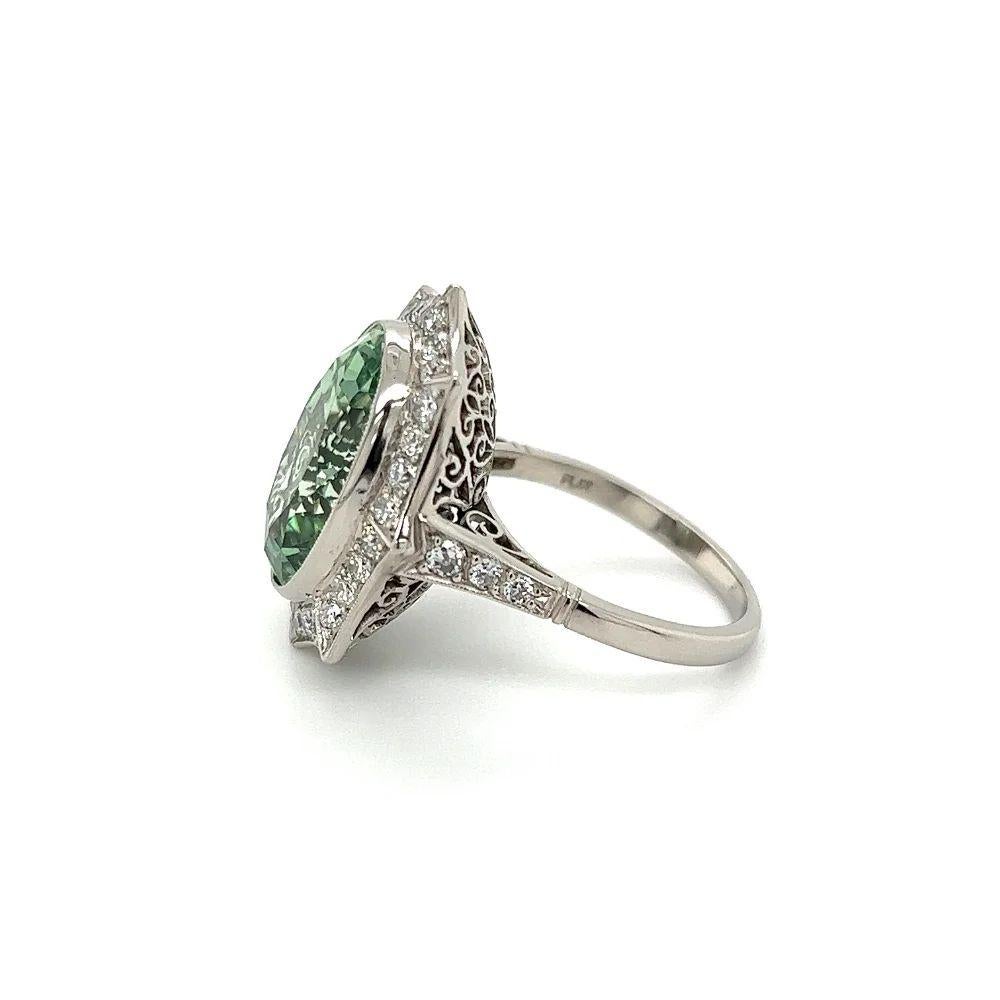 Vintage 10.00 Carat Merelani Mint Tsavorite GIA and Diamond Platinum Ring In Excellent Condition For Sale In Montreal, QC