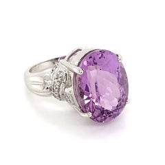 Vintage 10.09 Carat Oval Kunzite and Diamond Gold Solitaire Ring