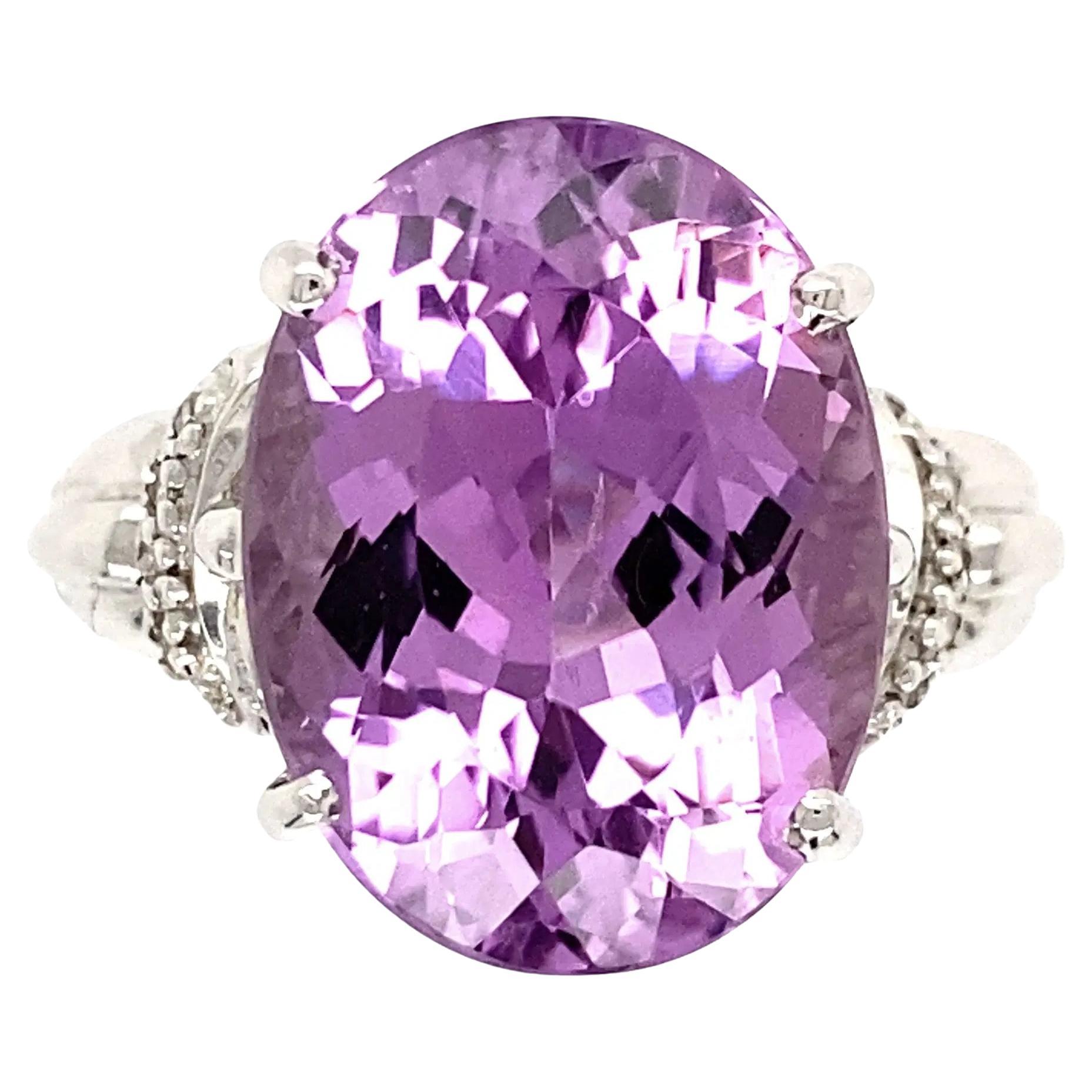 Anello solitario d'oro con Kunzite ovale e diamanti da 10,09 carati vintage