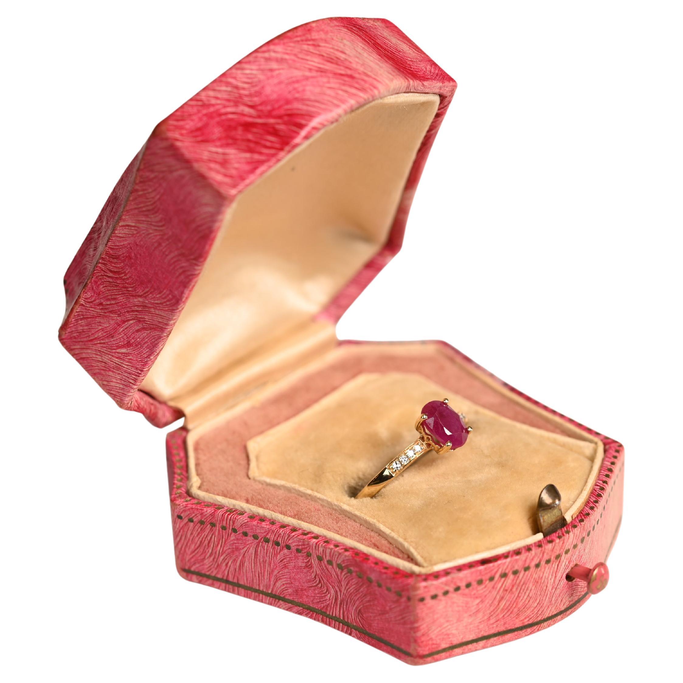 Anillo de compromiso vintage (aprox. 1 quilate) de rubí talla oval, oro amarillo de 14k