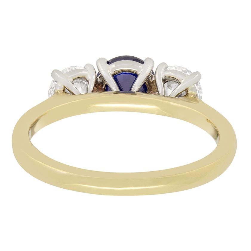 Anello a trilogia con zaffiro e diamante da 1,00 ct, 1970 ca. In condizioni buone in vendita a London, GB