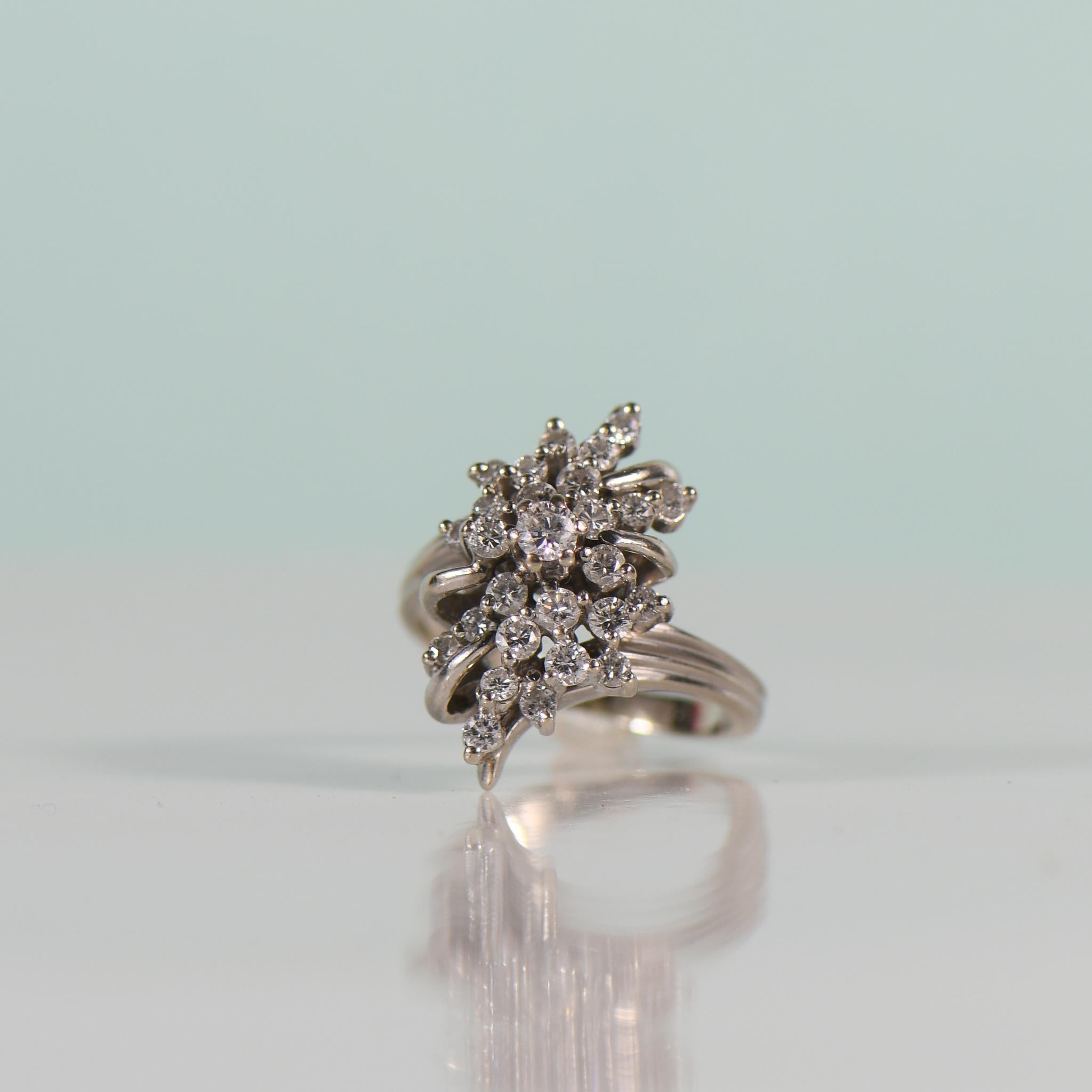 Women's Vintage 1.00ctw Diamond Cluster Cocktail Ring in 14K White Gold For Sale