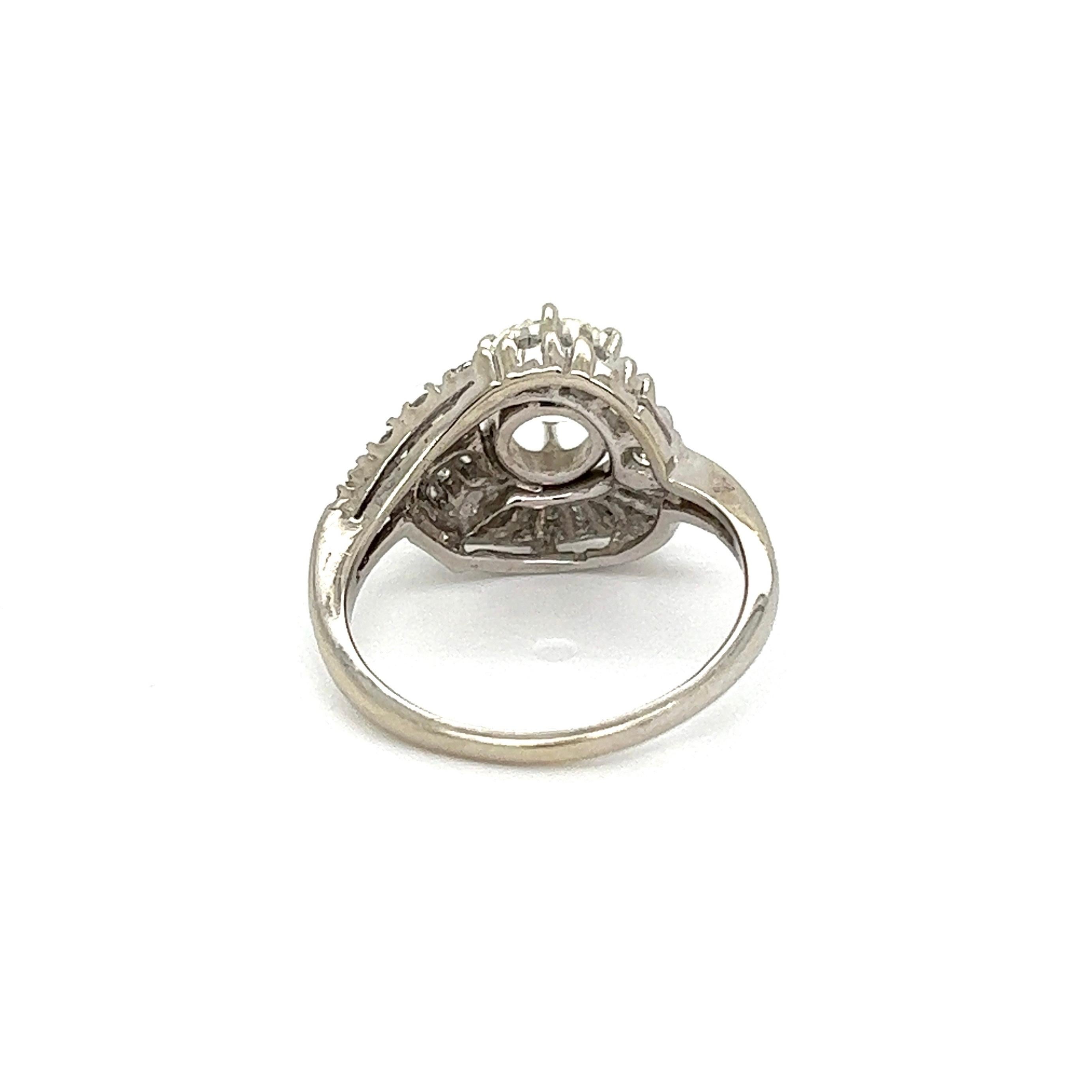 Women's Vintage 1.01 Carat Diamond Gold Retro Ring Estate Fine Jewelry For Sale