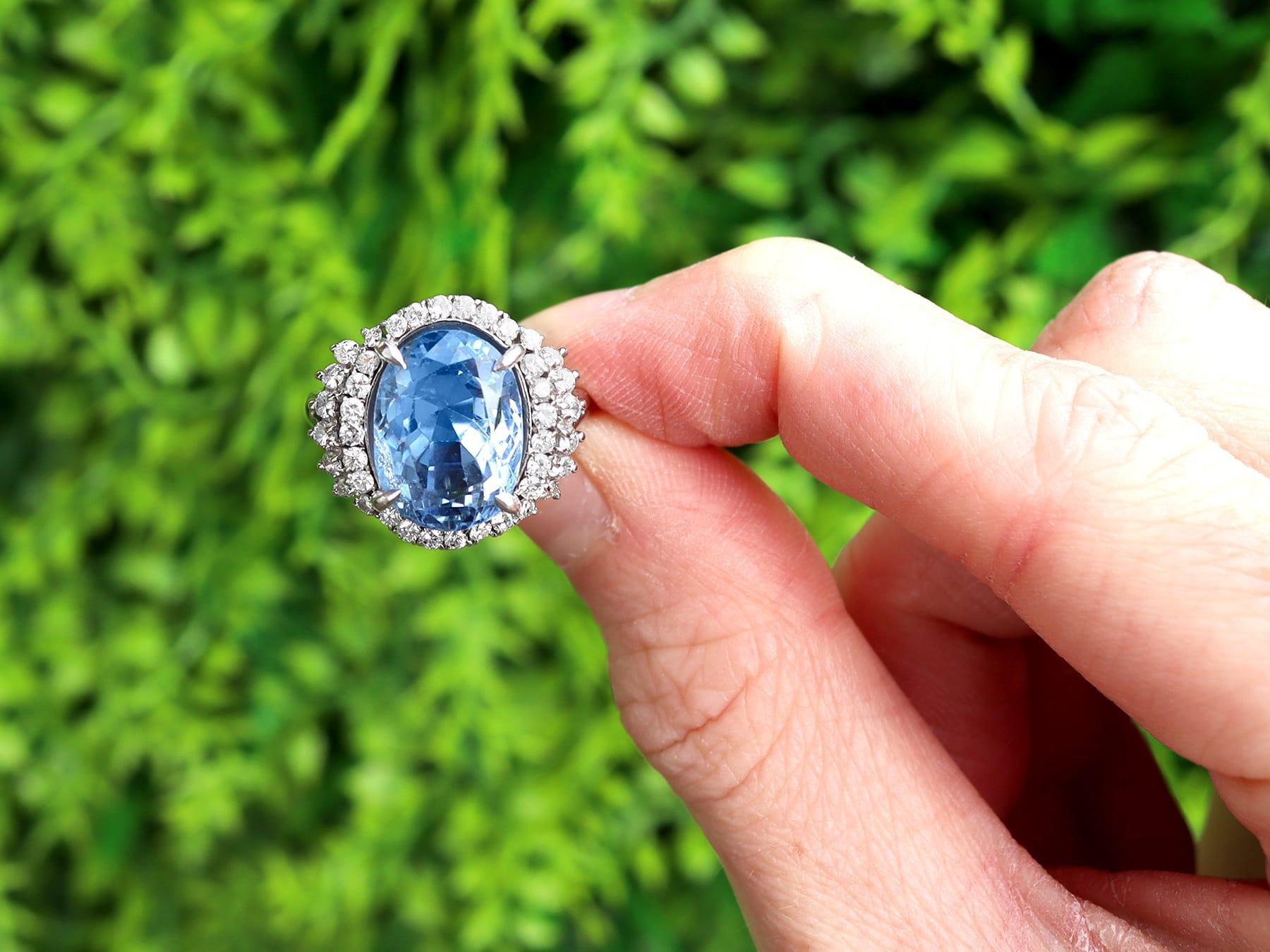 Eine atemberaubende, feine und beeindruckende Vintage 10,10 Karat birmanischen Saphir und 1 Karat Diamant, Platin-Cluster-Stil Kleid Ring; Teil unserer vielfältigen Vintage-Schmuck und Estate Jewelry Collections.

Dieser atemberaubende, edle und