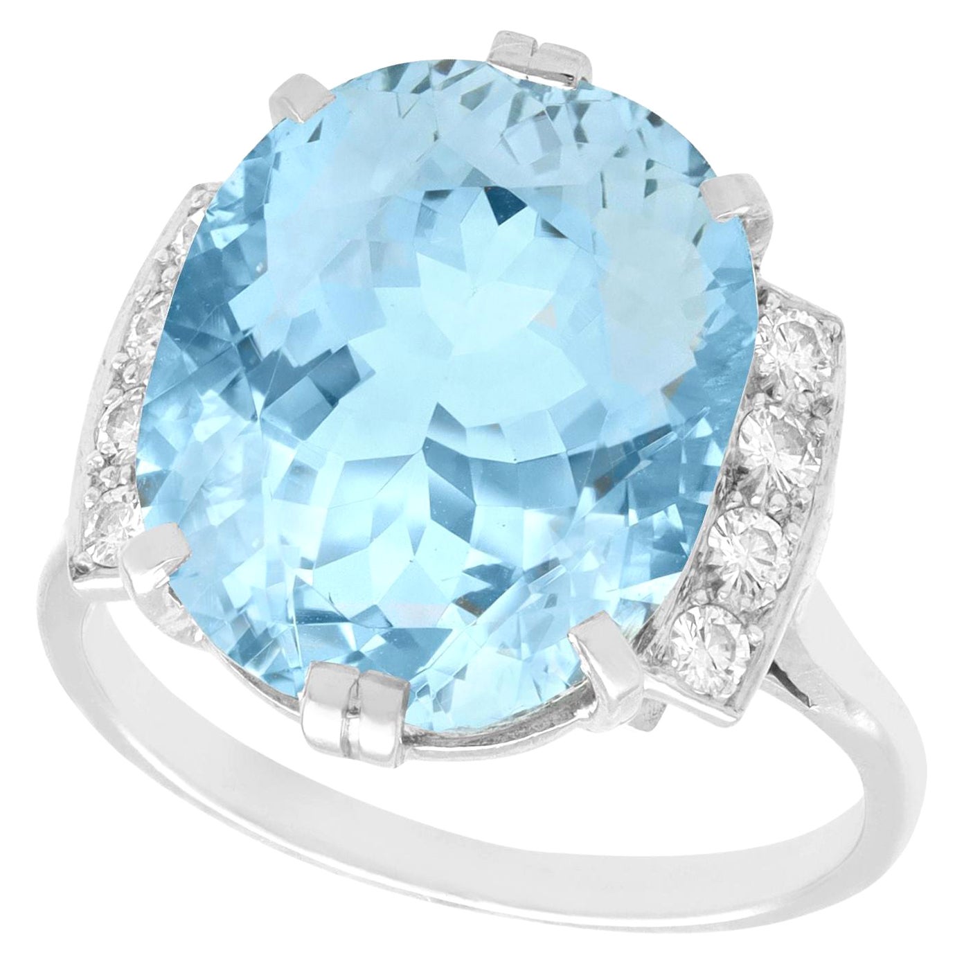 Platin-Cocktail-Verlobungsring mit 10,12 Karat Aquamarin und Diamant