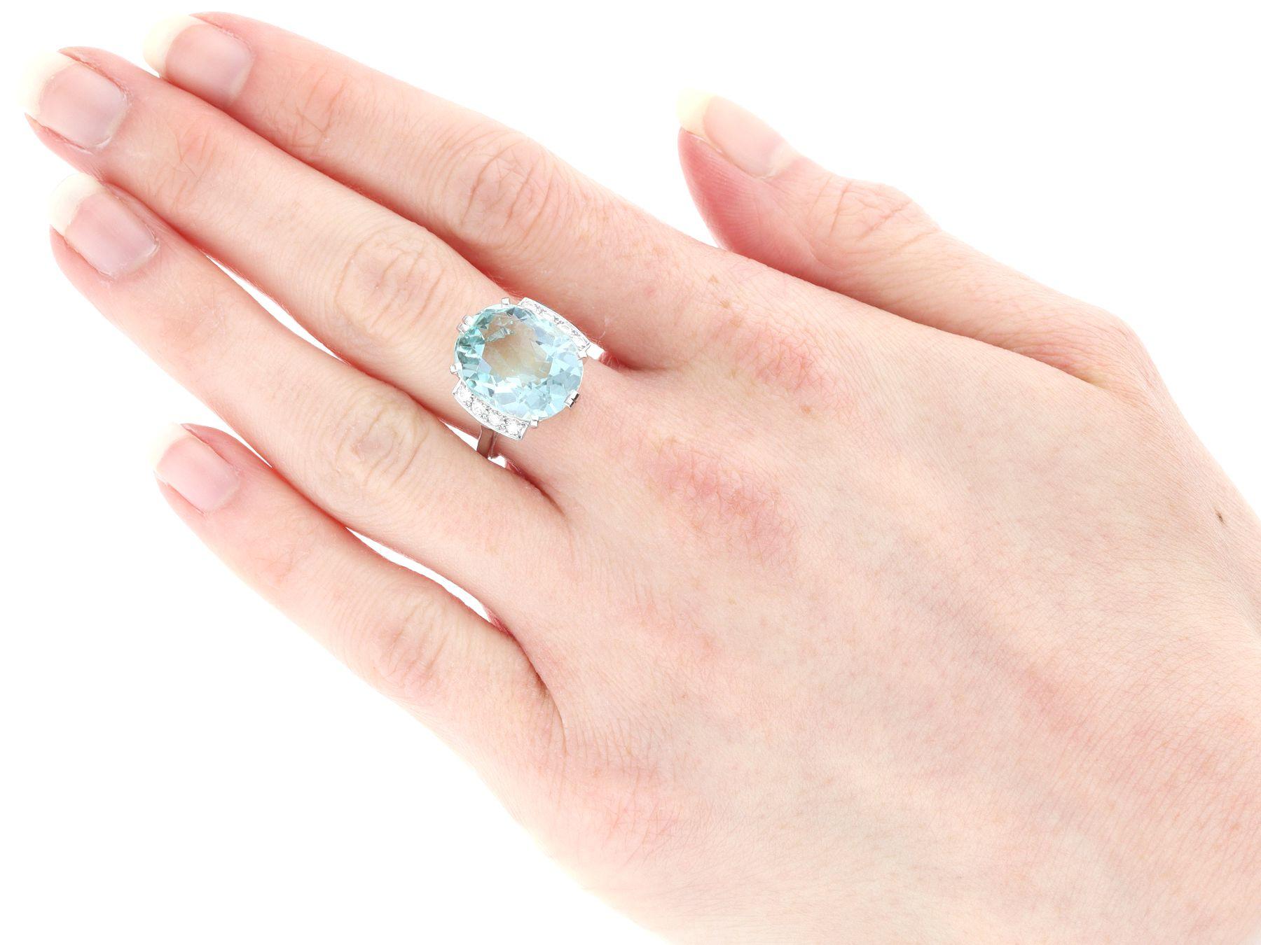 Vintage 10.12 Carat Aquamarine and Diamond Platinum Cocktail Engagement Ring In Excellent Condition For Sale In Jesmond, Newcastle Upon Tyne