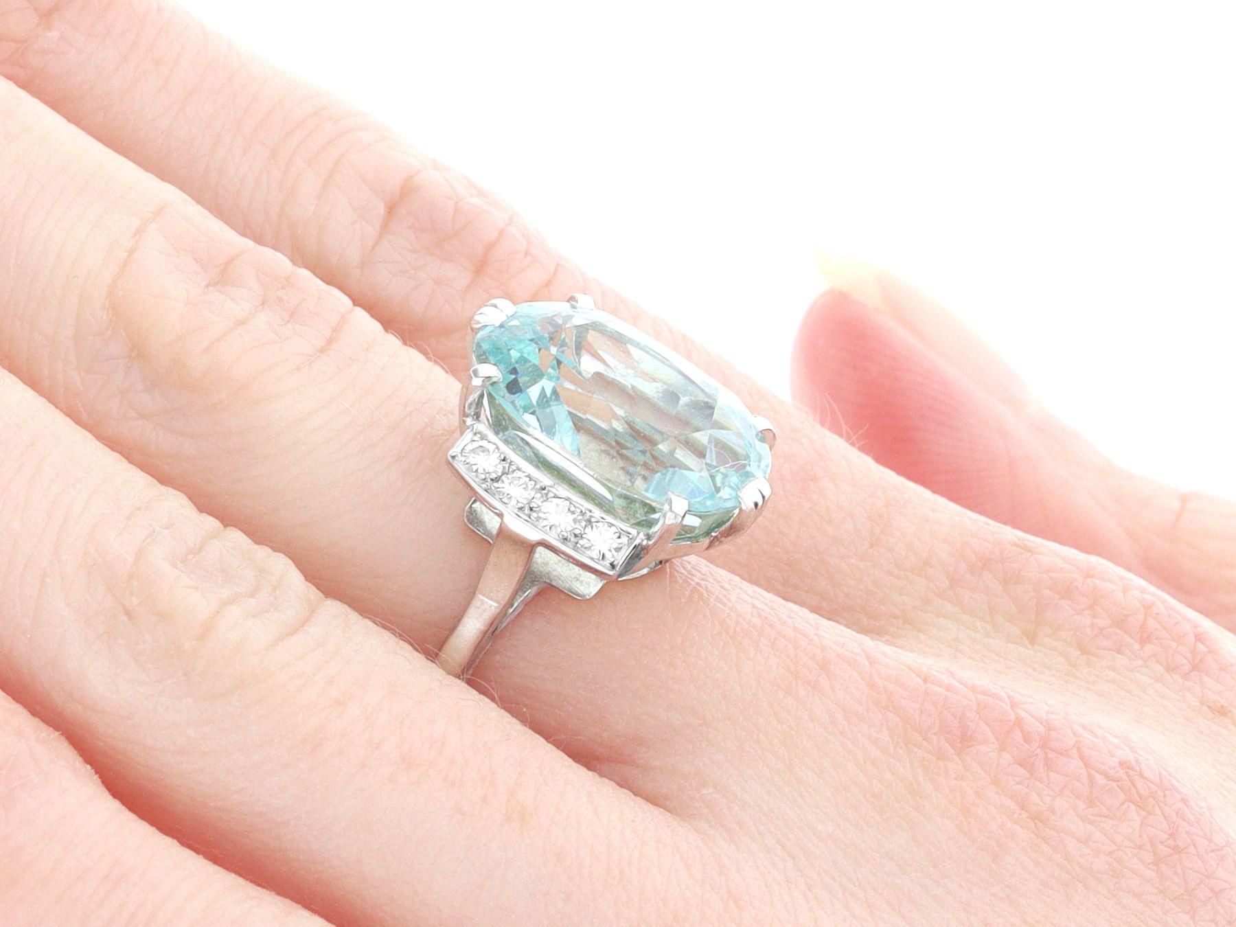 Women's or Men's Vintage 10.12 Carat Aquamarine and Diamond Platinum Cocktail Engagement Ring For Sale