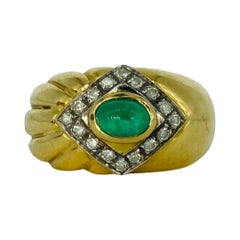 Vintage 1.02 Carat Cabochon Emerald and Diamonds Cluster Cocktail Ring 18k Gold