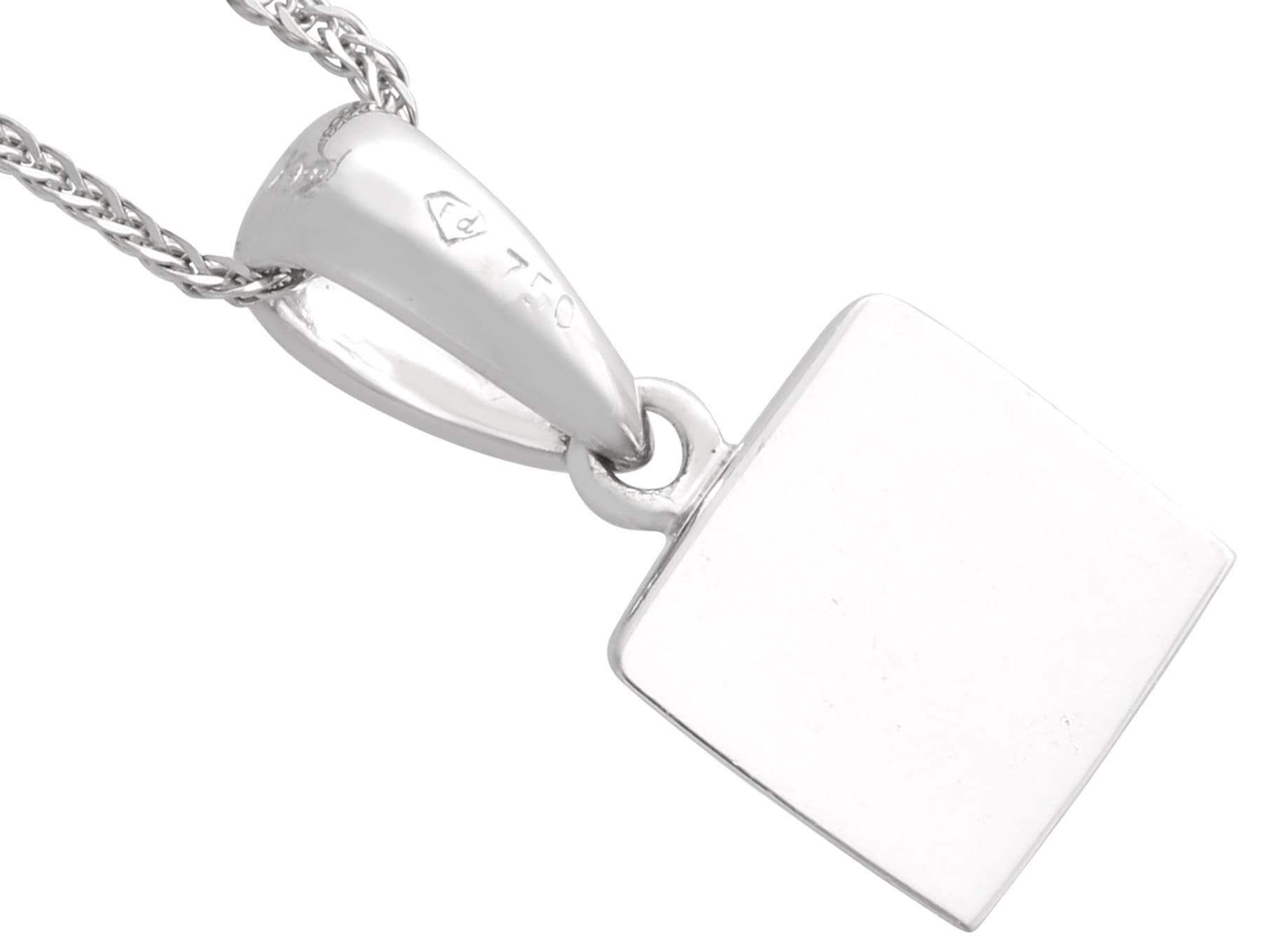 Women's or Men's Vintage 1.02 Carat Diamond and 18k White Gold Pendant Circa 1990 For Sale