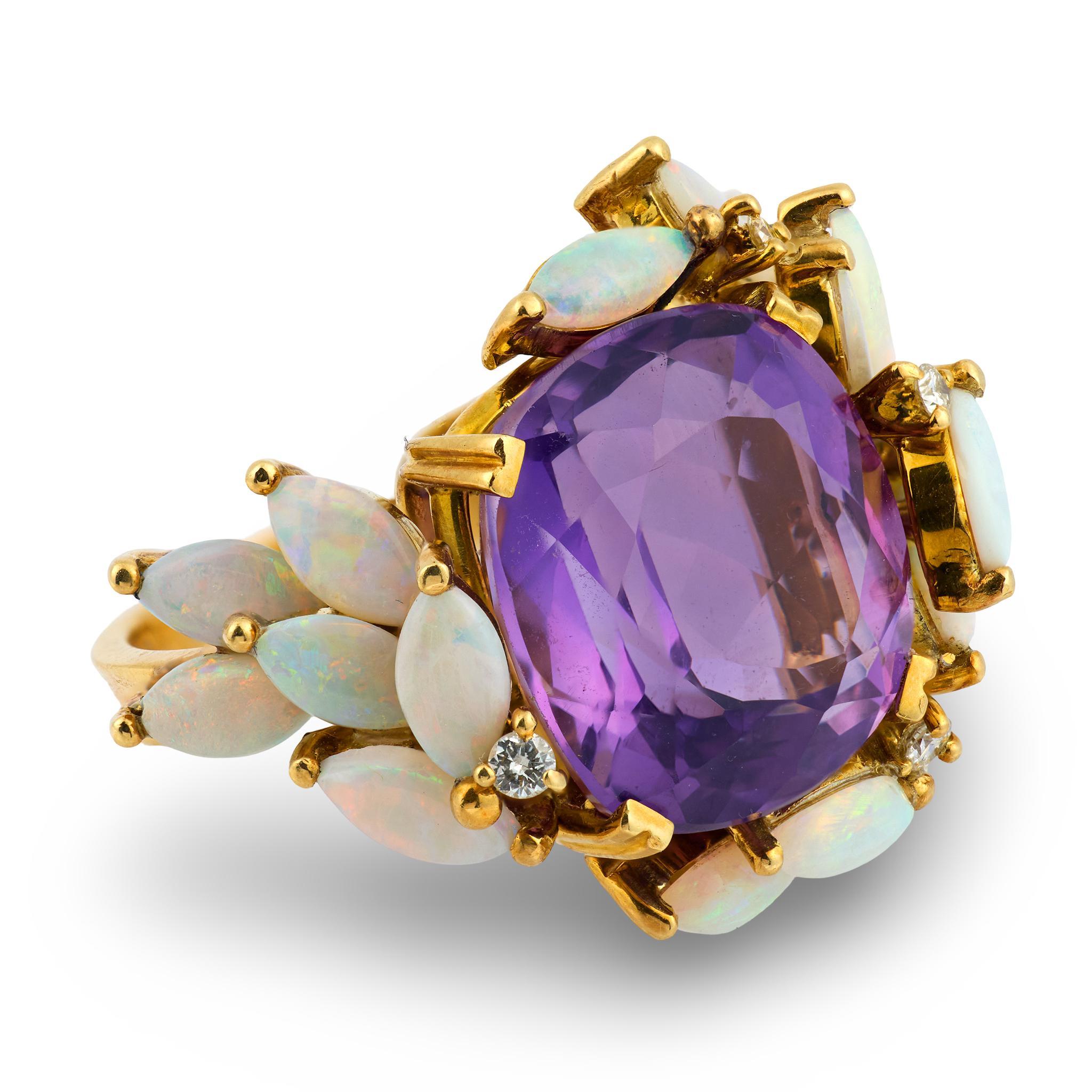 Taglio cuscino Anello cocktail d'epoca con ametista opale e diamante in oro giallo 18k da 10,20 carati in vendita