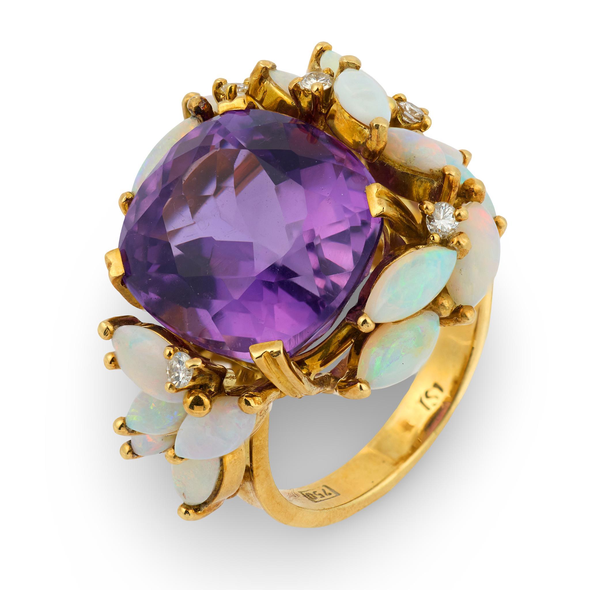 Anello cocktail d'epoca con ametista opale e diamante in oro giallo 18k da 10,20 carati in vendita 2