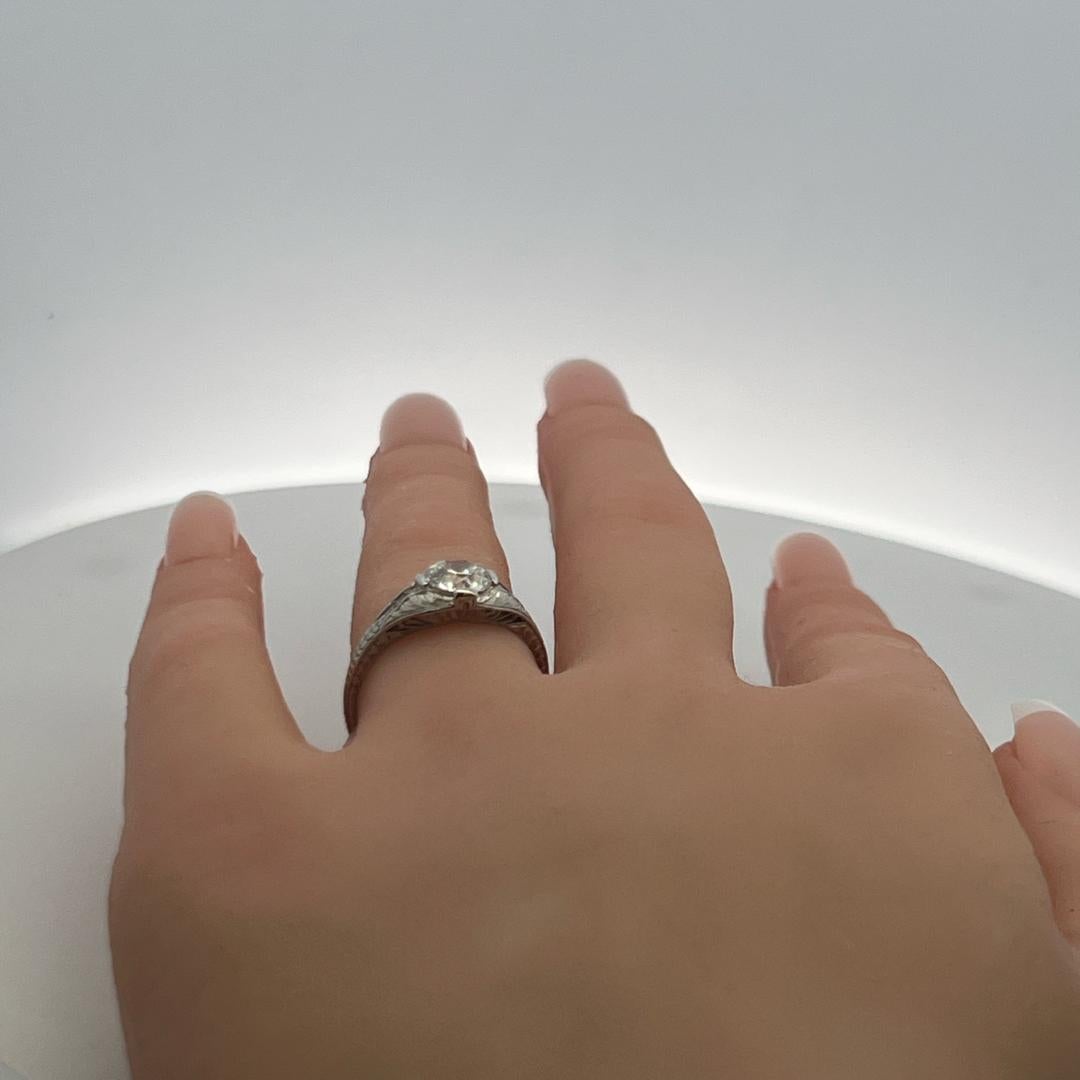 Anello di fidanzamento in platino con diamanti circolari a taglio brillante da 1,02 carati (I VS2) in vendita 4