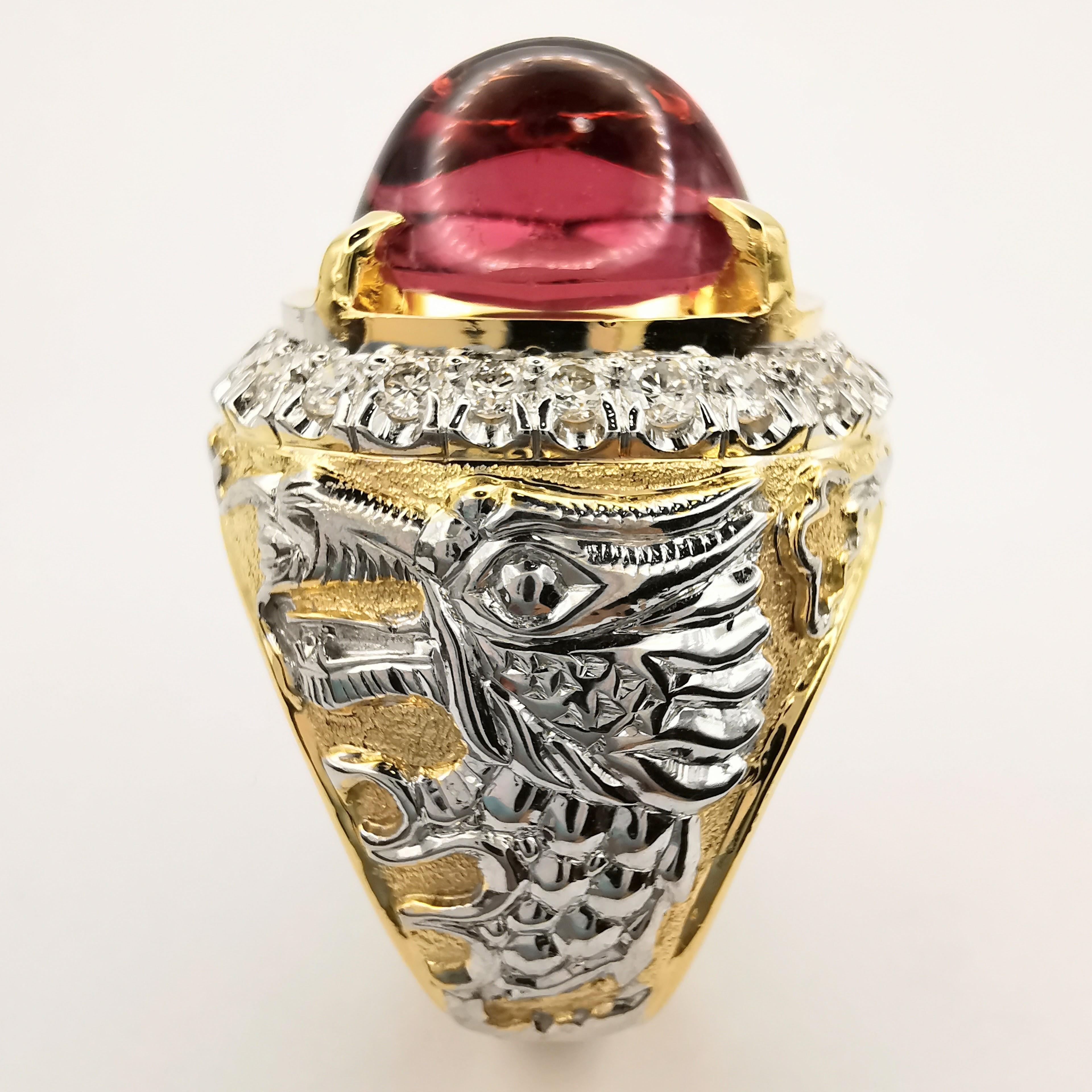 Bague pour homme en or 18 carats Dragon Vintage 10.2ct Cabochon Tourmaline Rose Diamant Pour hommes en vente