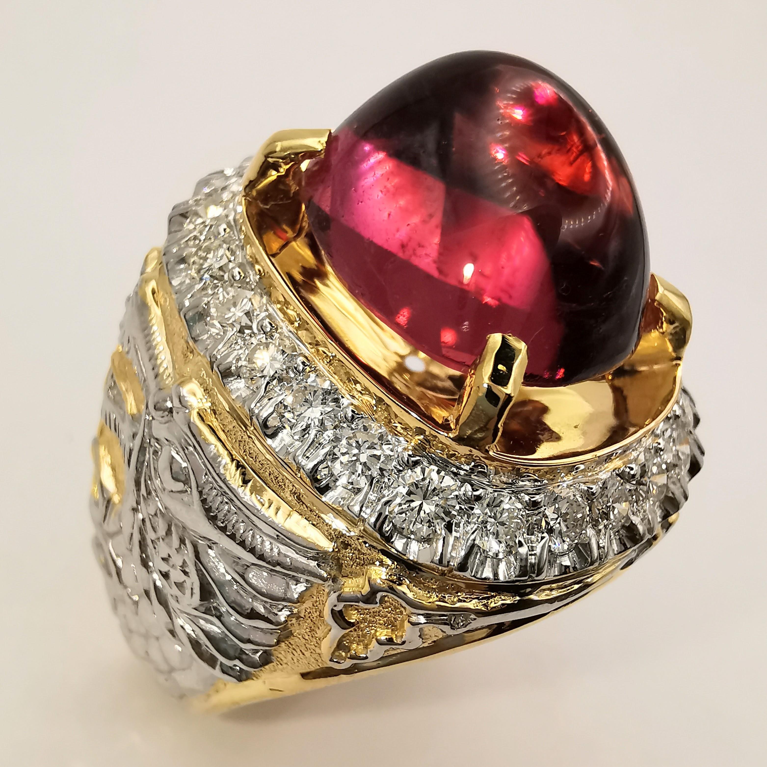 Taille cabochon Bague pour homme en or 18 carats Dragon Vintage 10.2ct Cabochon Tourmaline Rose Diamant en vente