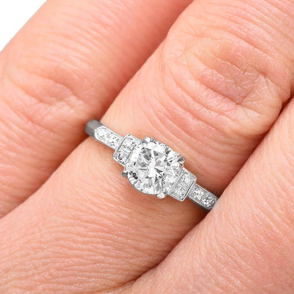 Art Deco Vintage 1.02cts Round Cut Diamond Platinum Geometric Engagement Ring For Sale