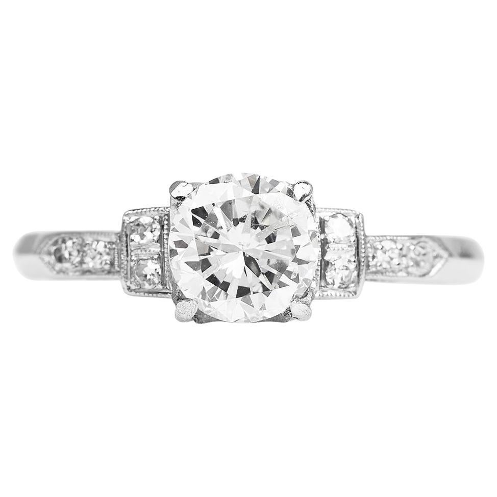 Vintage 1.02cts Round Cut Diamond Platinum Geometric Engagement Ring For Sale
