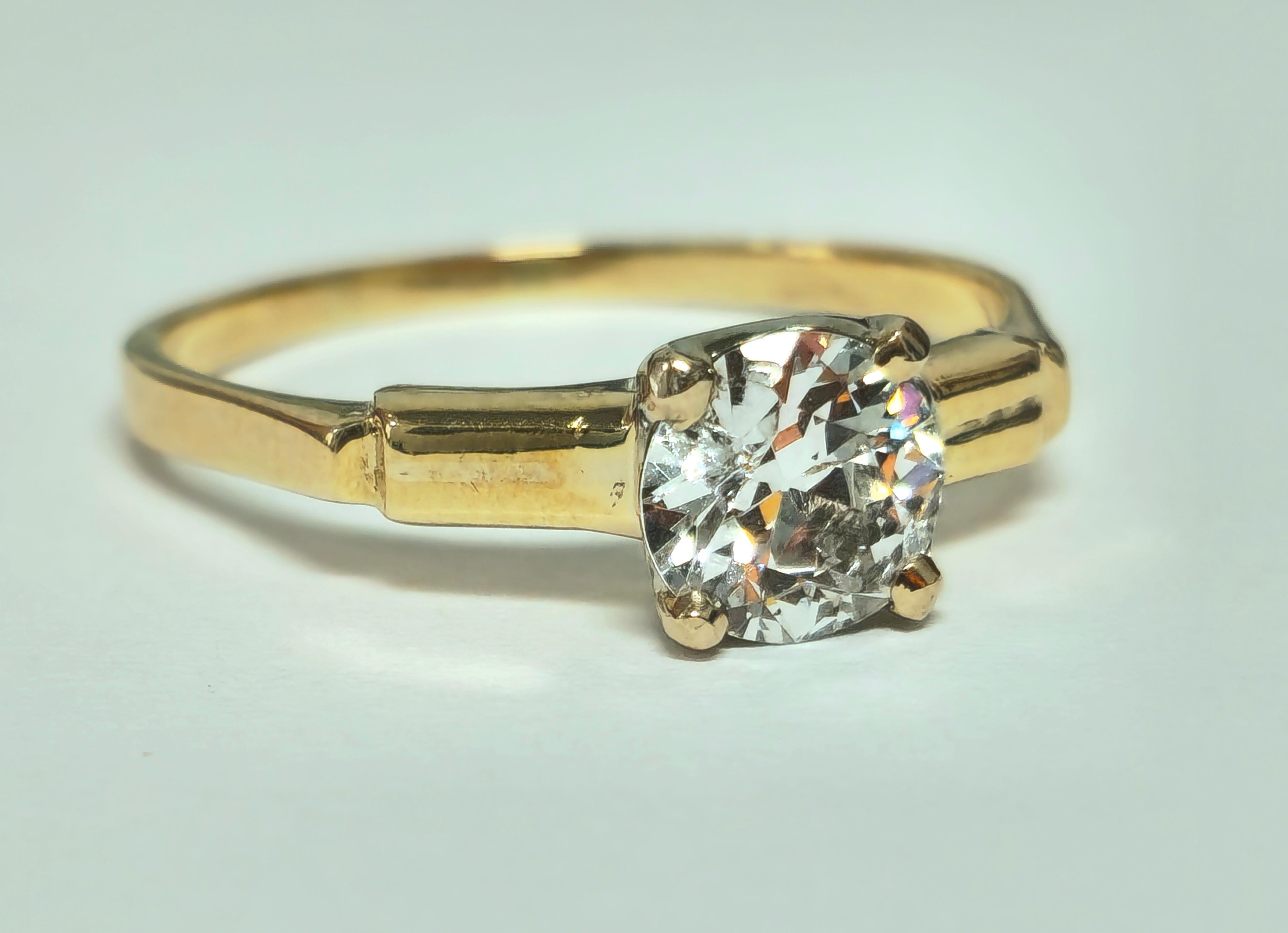 Women's Vintage 1.03 Carat Solitaire Engagement Ring  For Sale
