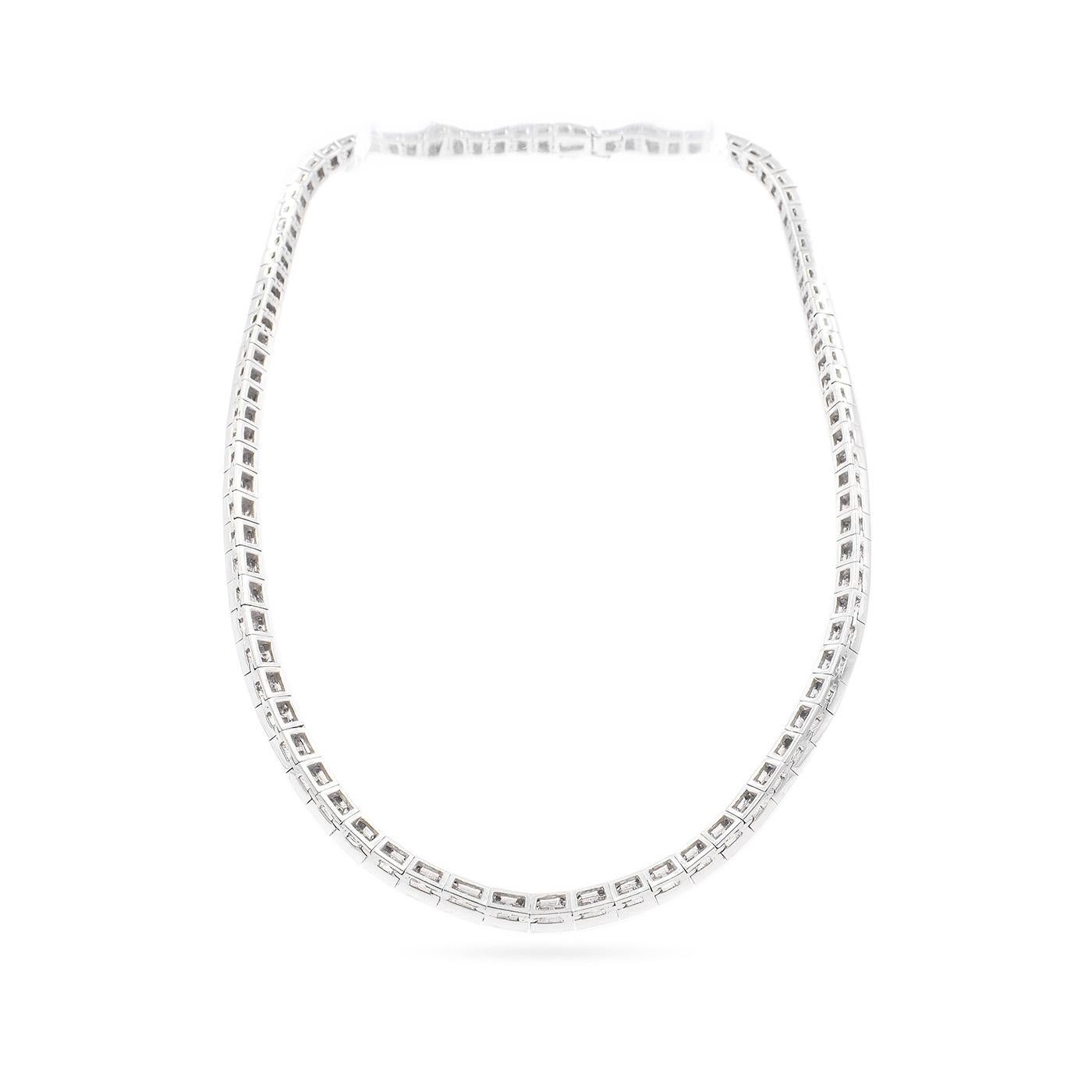 Jahrgang 10,38 ct. Baguetteschliff-Diamant-Halskette aus Platin. Mit 10,38 Karat Diamanten im Baguetteschliff, mit den Farben G-H-I und den Reinheitsgraden VS1-VS2. Die Diamanten sind in Platinglieder gefasst. Die Halskette wiegt 78,9 Gramm und ist