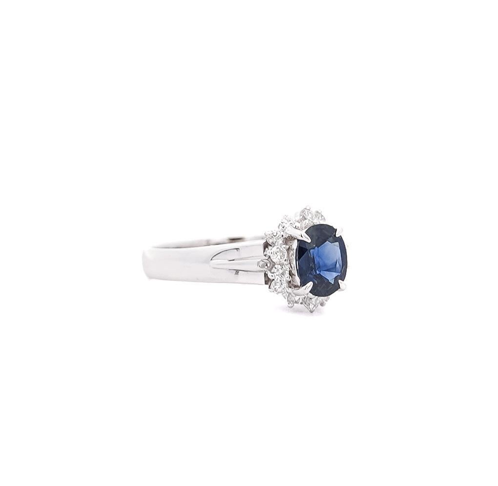 Art Nouveau Vintage 1.04 Carat Sapphire and Round Diamonds in Filigree Platinum Ring For Sale