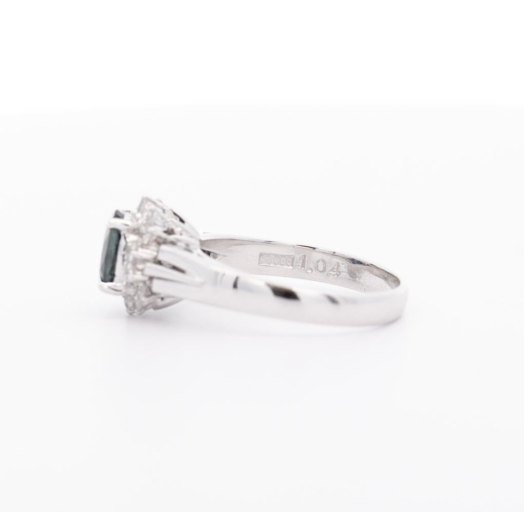 Oval Cut Vintage 1.04 Carat Sapphire and Round Diamonds in Filigree Platinum Ring For Sale