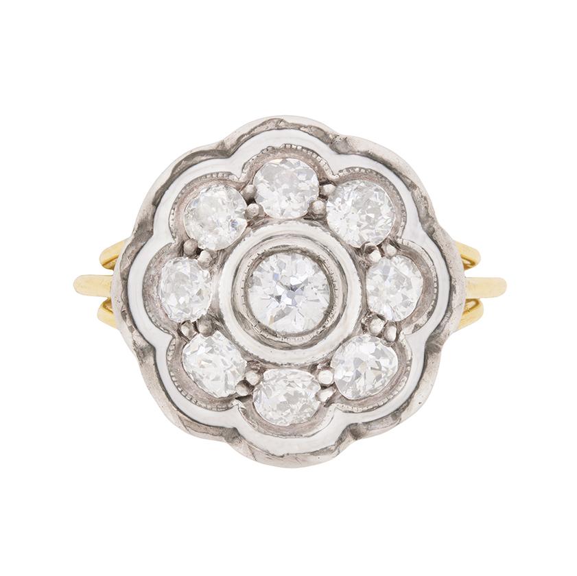 Late Deco 1.05ct Diamond Daisy Cluster Ring, circa 1930s For Sale
