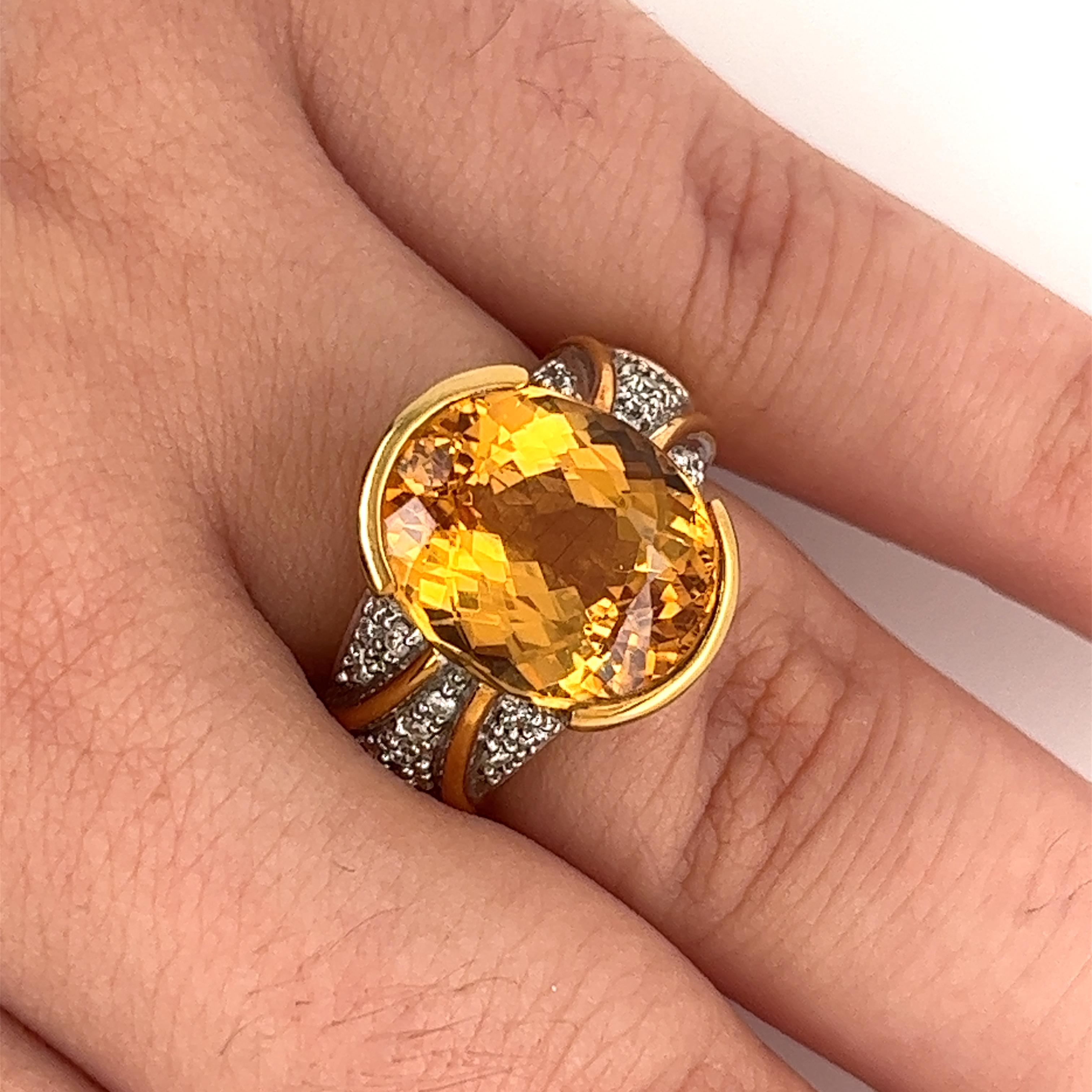 Vintage 10.5 Carat Oval Cut Precious Topaz & Curved Diamond Ring in 18k Gold  For Sale 1
