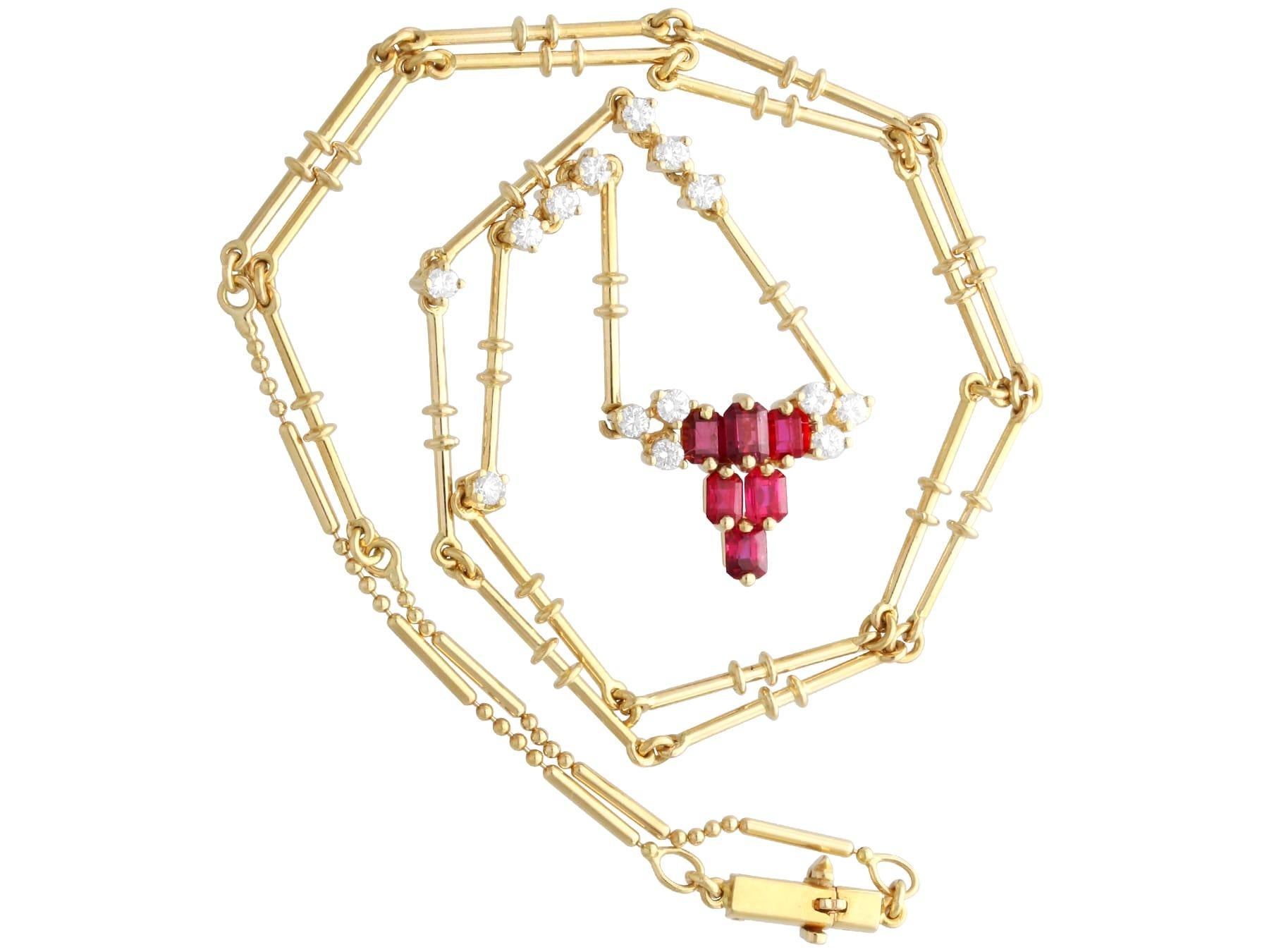 Halskette aus 18 Karat Gelbgold mit 1,05 Karat Rubin und 0,50 Karat Diamant, Vintage, um 1990 für Damen oder Herren im Angebot