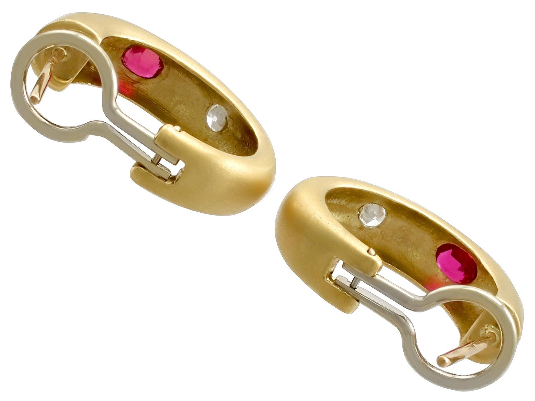 Ohrring und Brosche aus Gelbgold mit 1,05 Karat Rubin und Diamant im Angebot 1