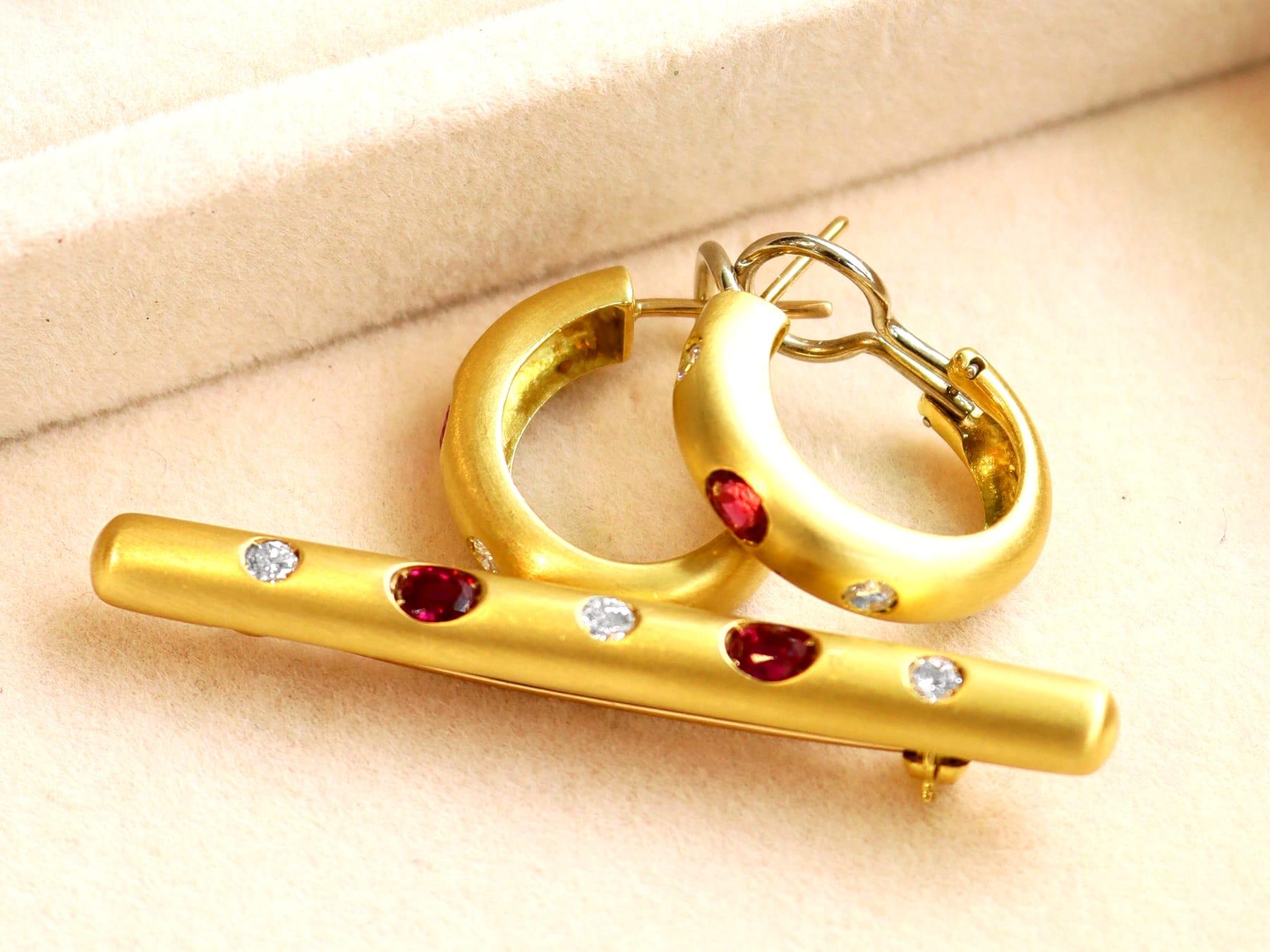 Women's Vintage 1.05 Carat Ruby and Diamond Earring and Brooch Set in Yellow Gold For Sale