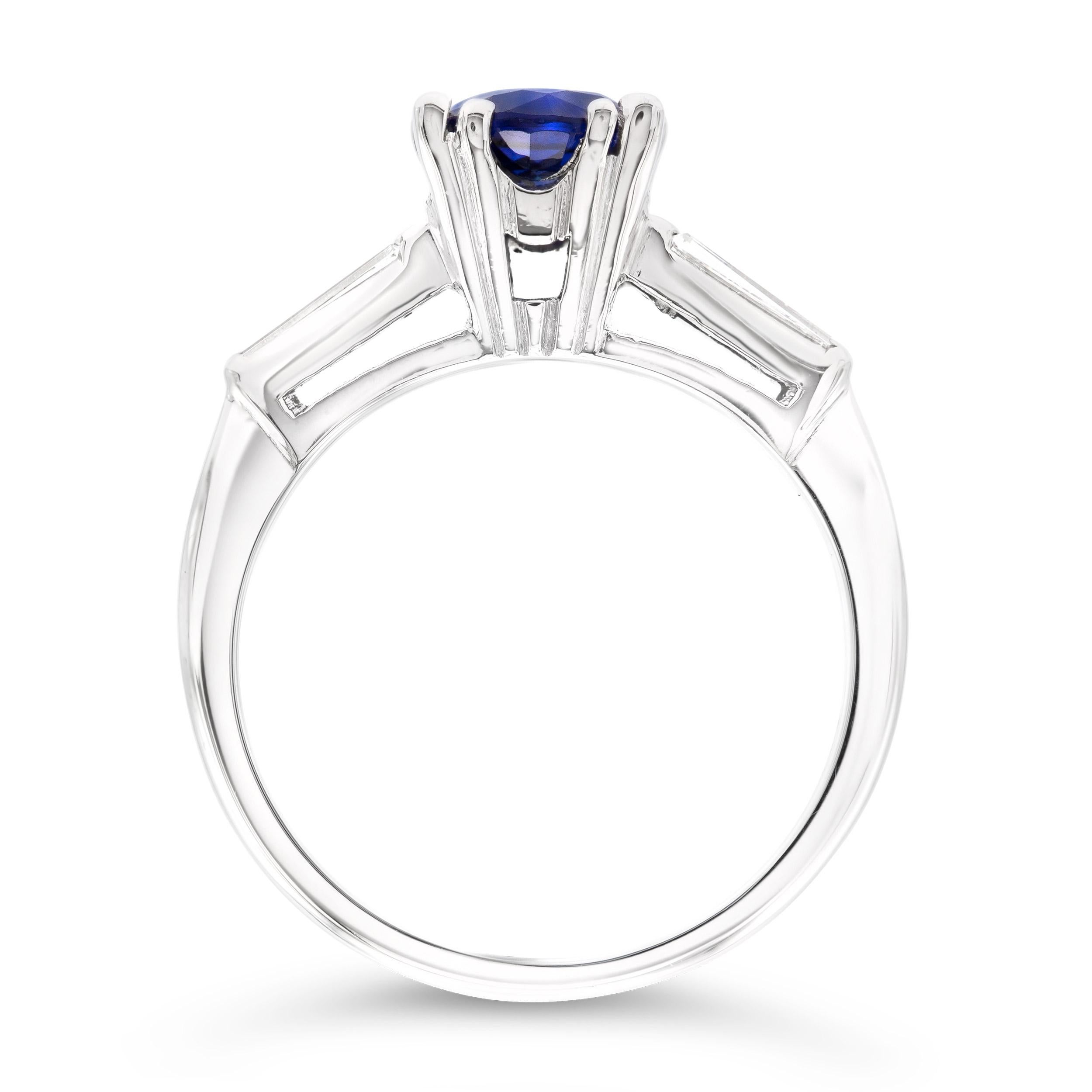Round Cut Vintage 1.05 Ct. Sapphire Ring with Baguette Diamonds in Platinum For Sale