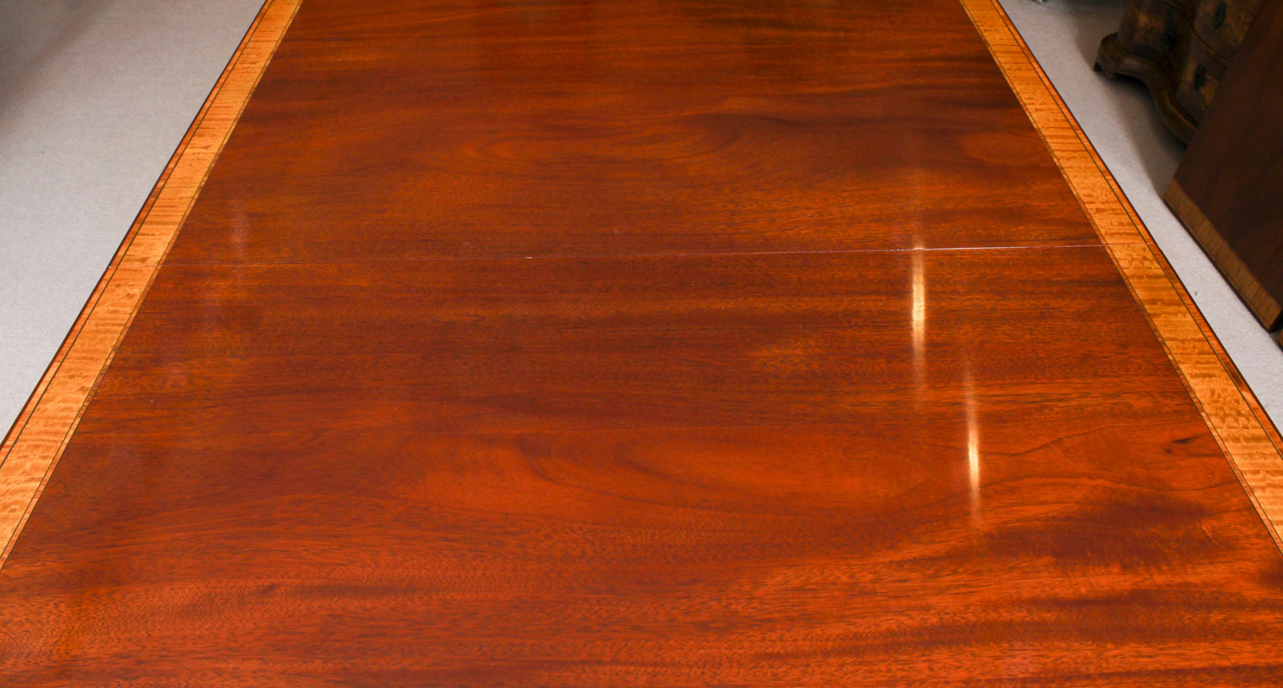 Table de salle à manger vintage 10.5 ft Regency Revive à bandes croisées 20ème siècle en vente 4