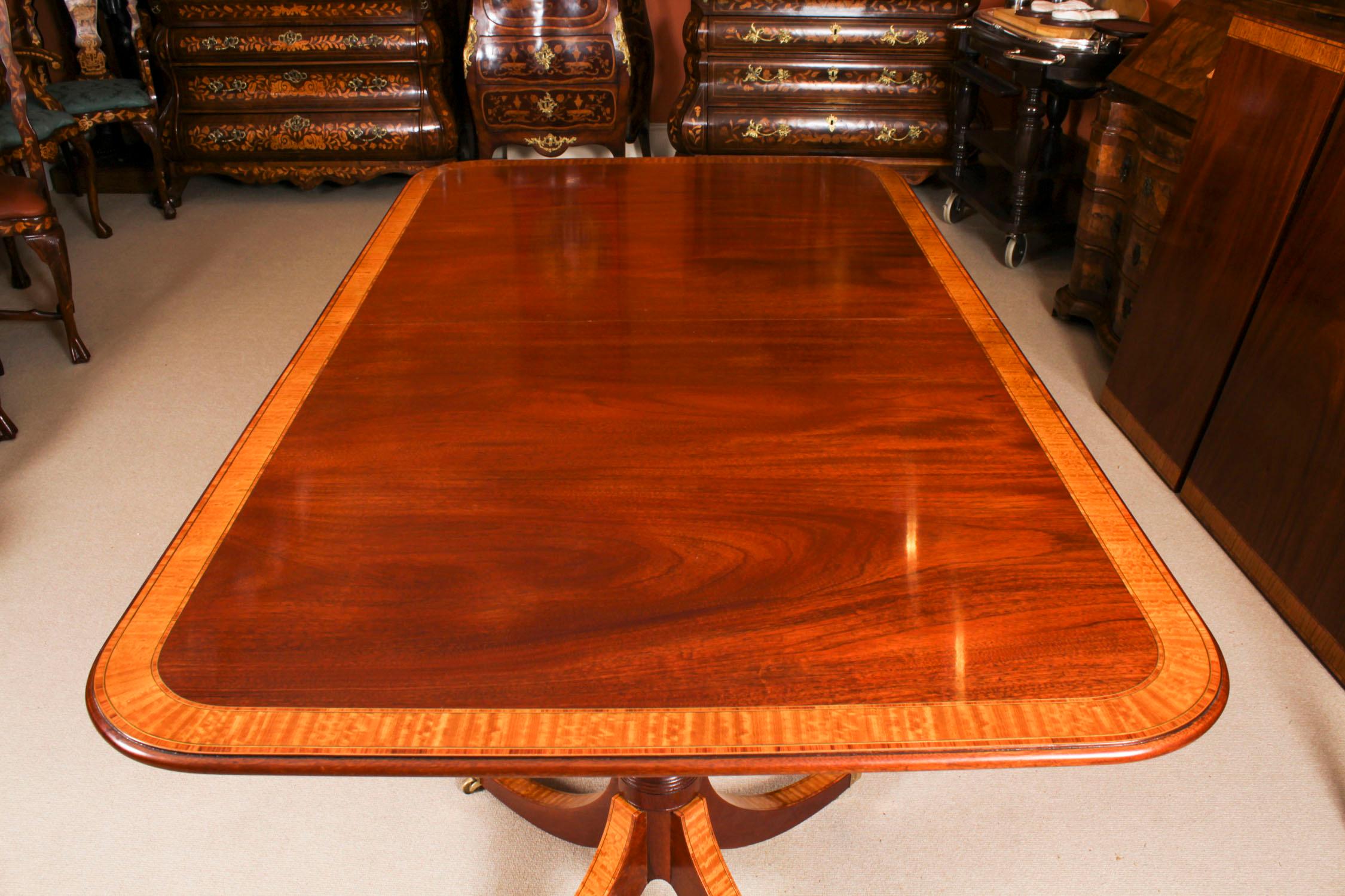 Table de salle à manger vintage 10.5 ft Regency Revive à bandes croisées 20ème siècle en vente 5