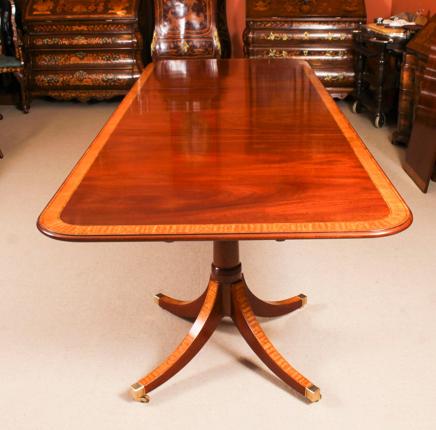 Table de salle à manger vintage 10.5 ft Regency Revive à bandes croisées 20ème siècle en vente 6