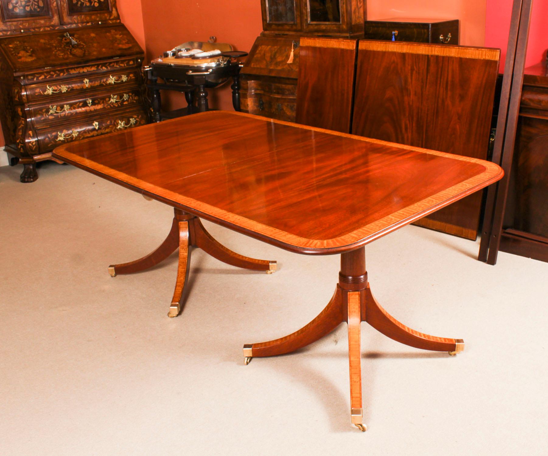 Table de salle à manger vintage 10.5 ft Regency Revive à bandes croisées 20ème siècle en vente 1