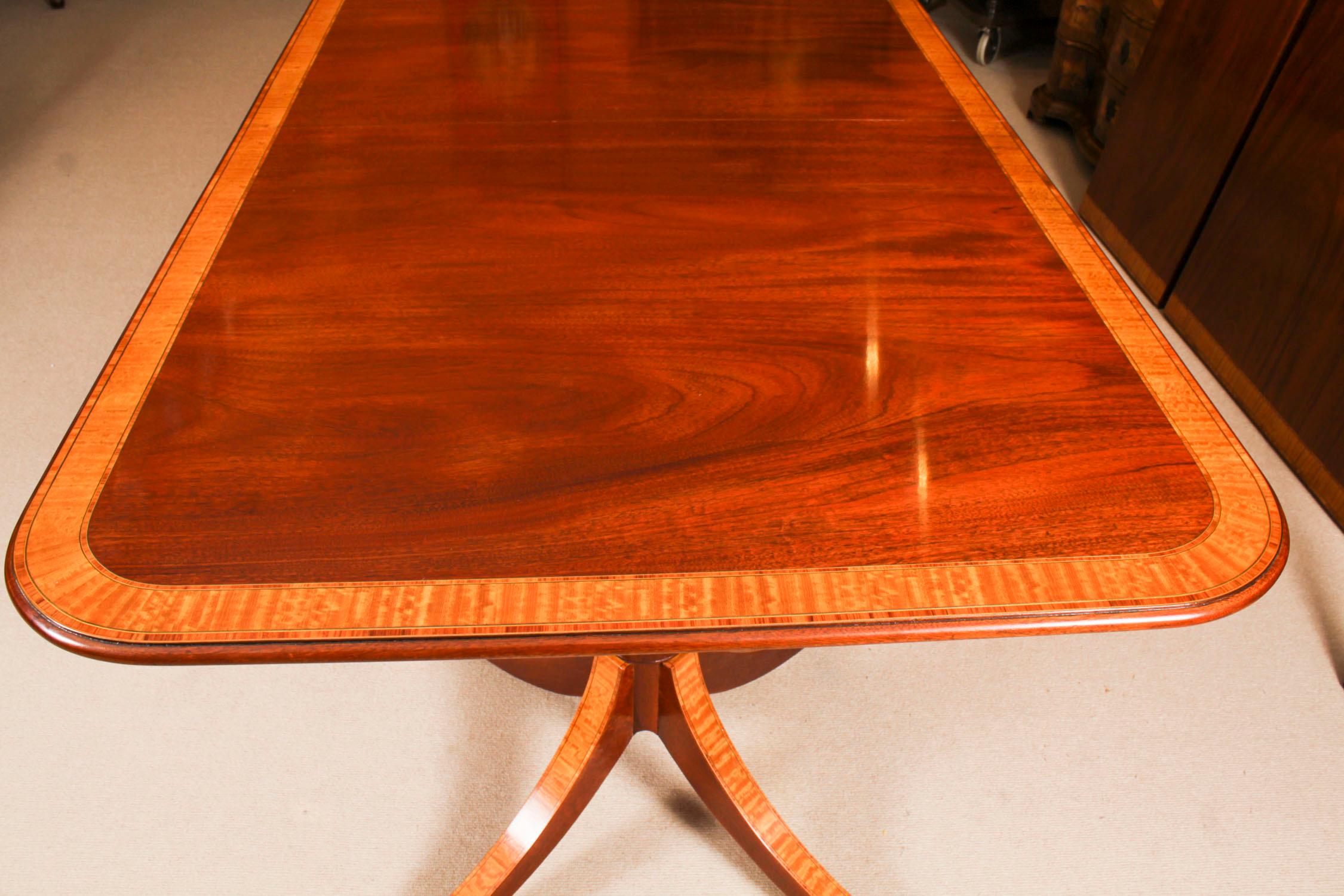 Table de salle à manger vintage 10.5 ft Regency Revive à bandes croisées 20ème siècle en vente 3