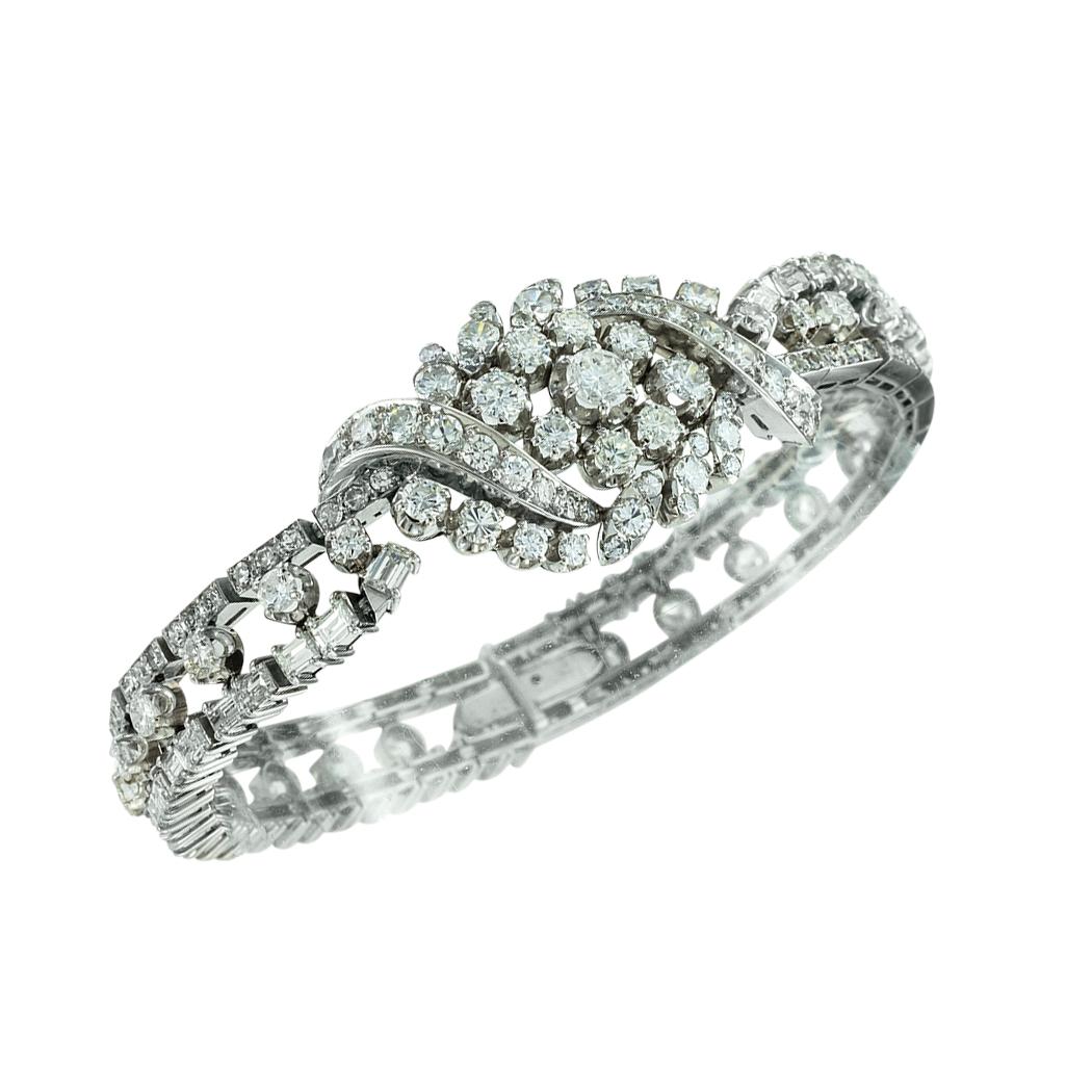  Bracelet flexible vintage en diamant de 10,50 carats et platine circa 1950. 

À PROPOS DE CET ARTICLE :  #B-DJ115D. Faites défiler vers le bas pour obtenir des détails spécifiques. Ce bracelet étincelant en diamants du milieu du siècle dernier